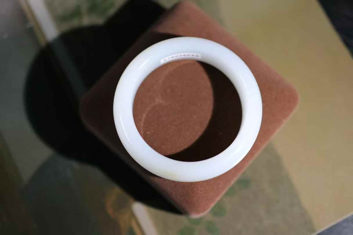 36732 57mm和田玉羊脂寬版手鐲 (56-58)