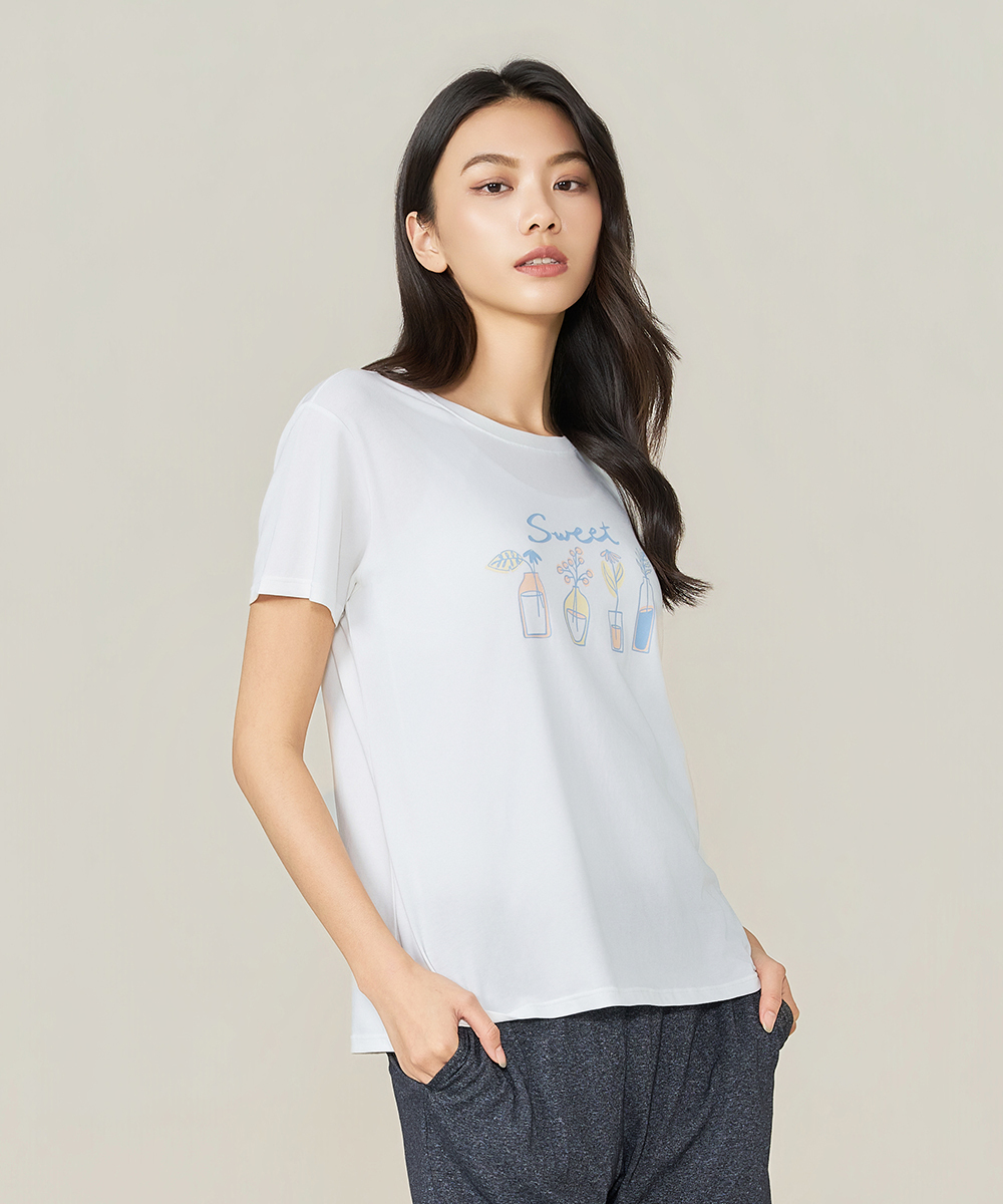 自由空間-圓舞曲 親密棉柔女印花圓領短袖衫 UE025526