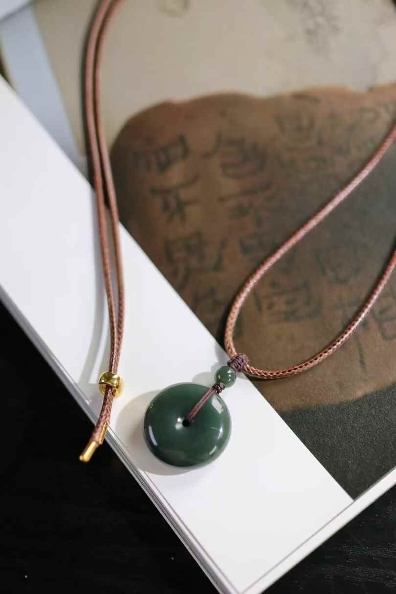 36733 和田玉且末藍平安扣 (24mm直徑)