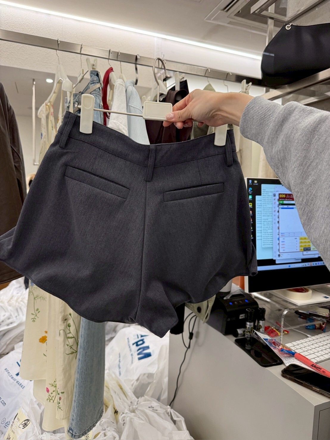 #AF136鋼絲打摺西裝短褲(黑/灰)