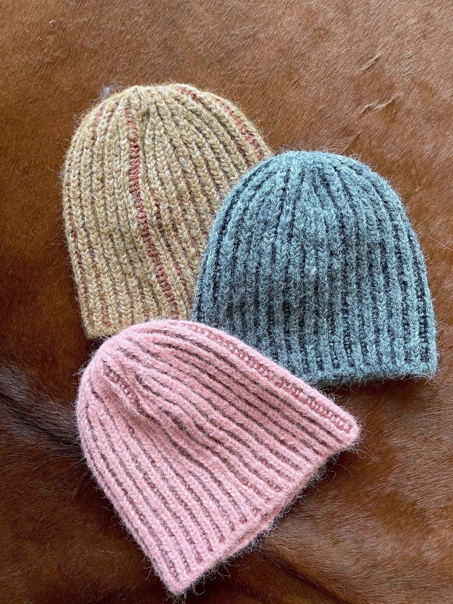 #11毛帽(卡其/藍/粉)＃帽子樣板售出不退不換