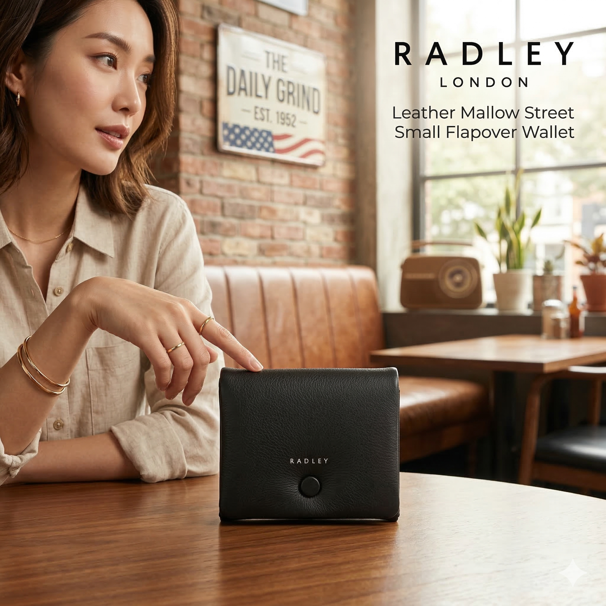 【預購】K031755 Radley London Mallow Street 皮革翻蓋小短夾