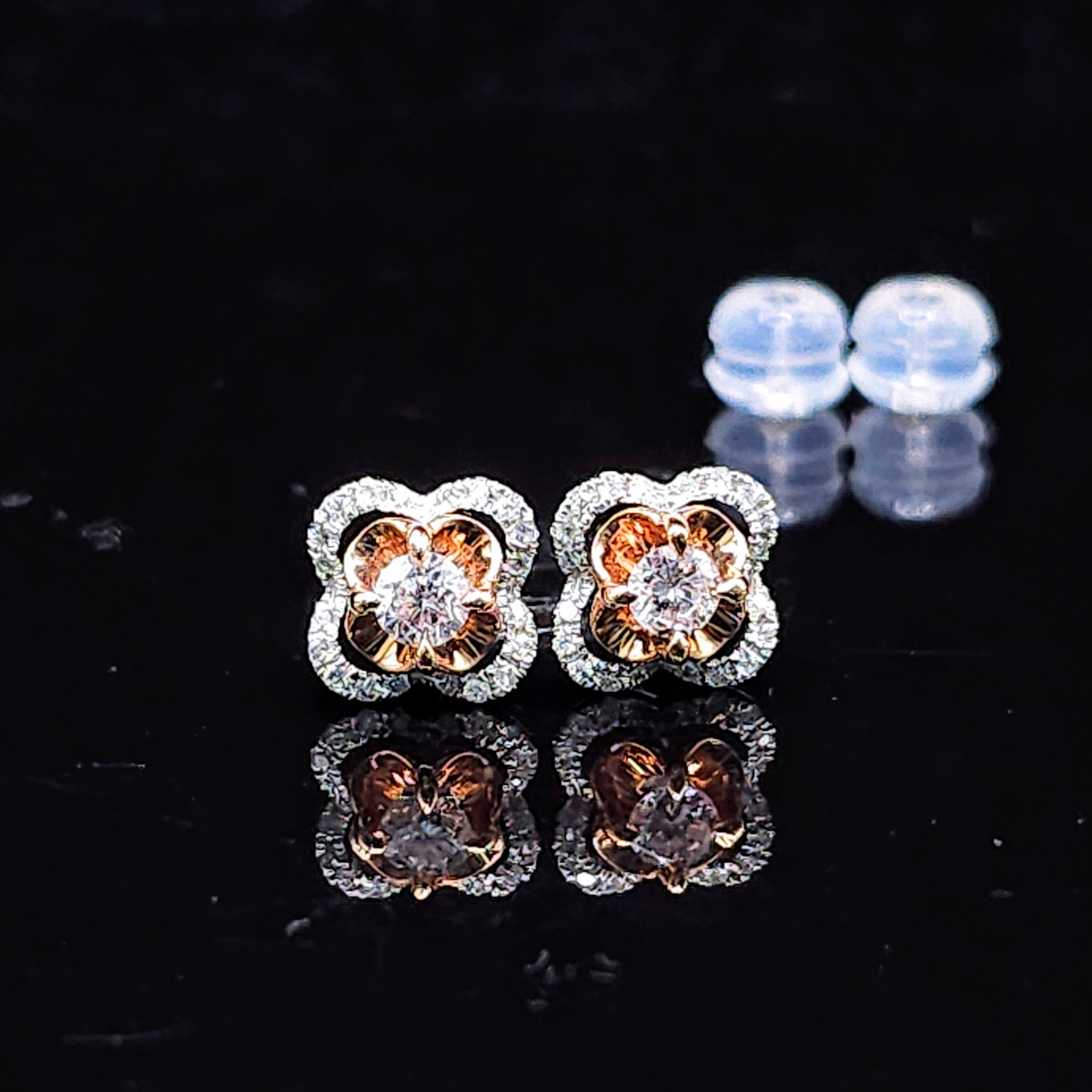 全新18K金【主石20份鑽石】配小鑽共28份鑽石耳環