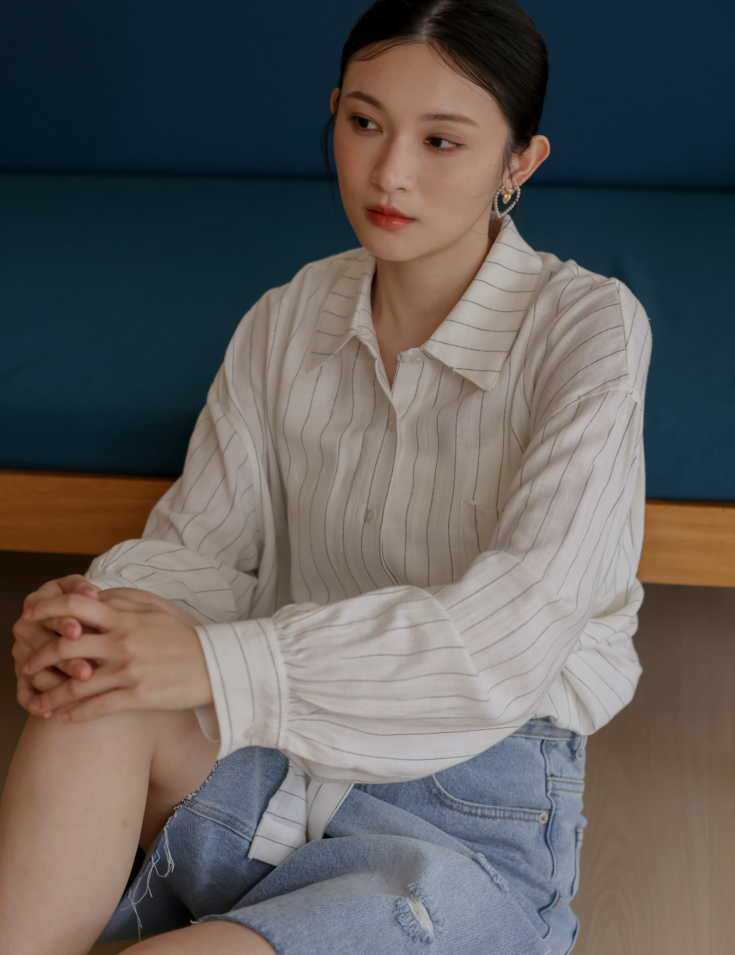 直紋麻料垂墜襯衫