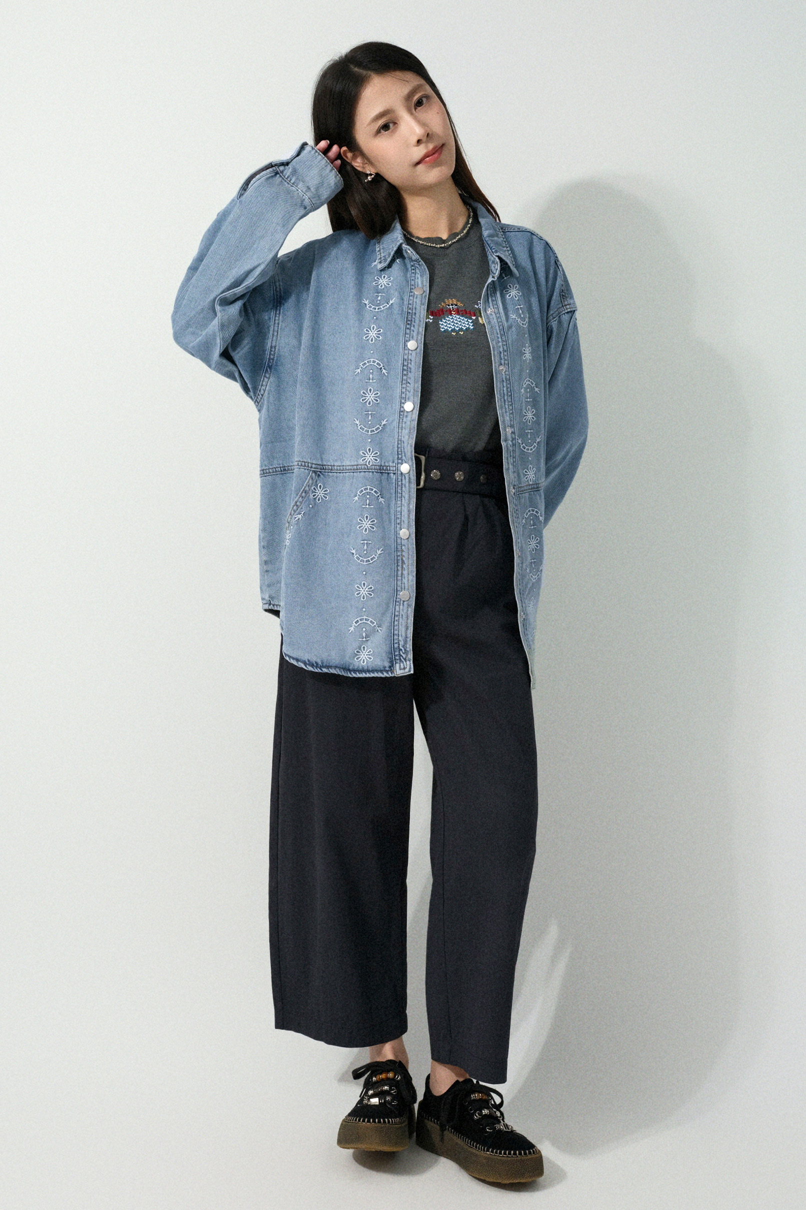 繡花洗水牛仔恤衫外套 (預購產品）