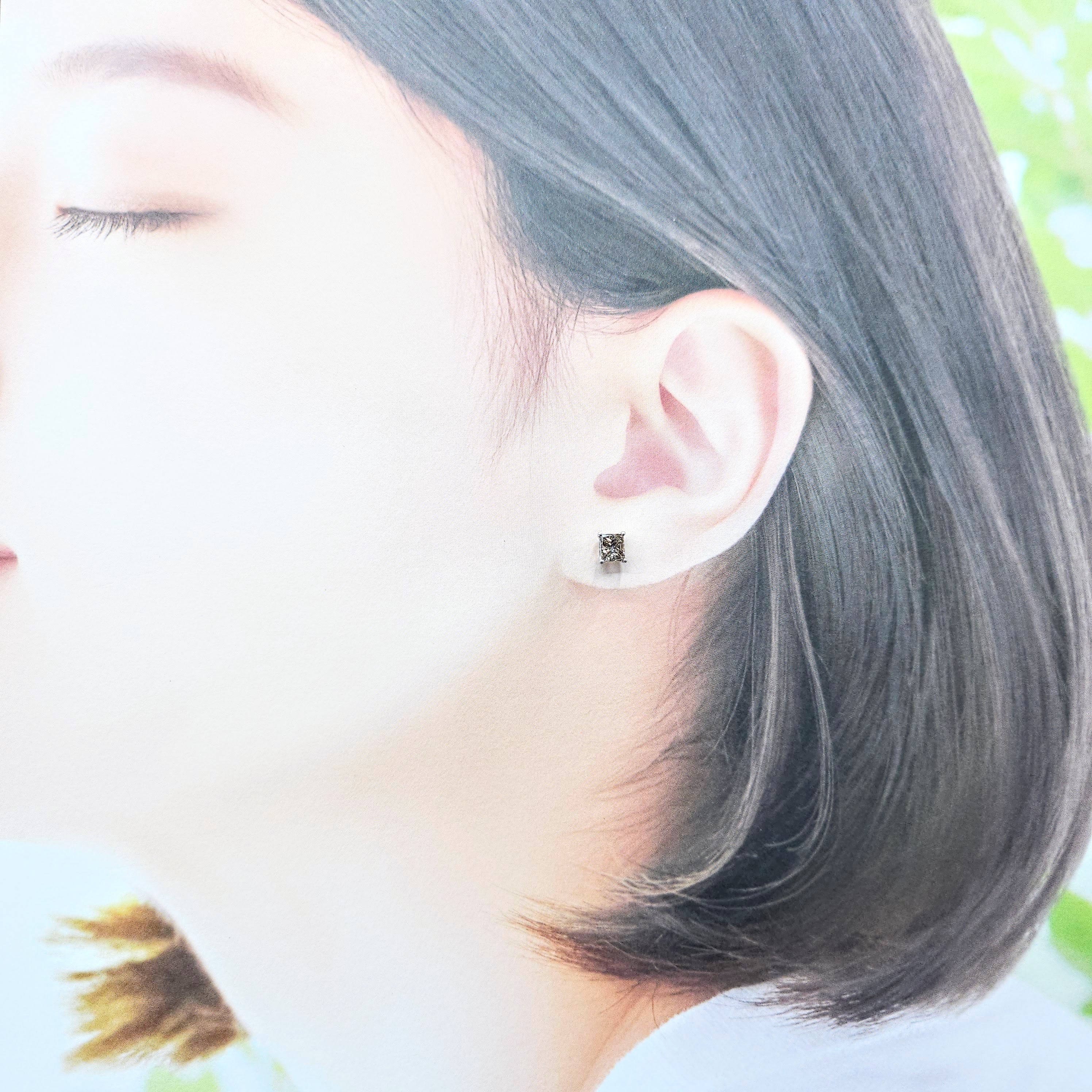 全新18K白金【主石95份咖啡方形鑽】耳環