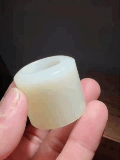 36724 和田玉扳指 (內徑 22.3mm)