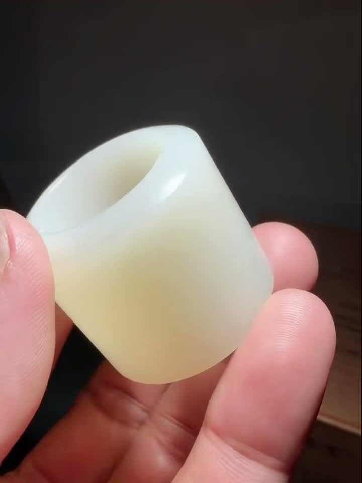 和田玉扳指 (內徑 22.3mm),天然和田玉軟玉