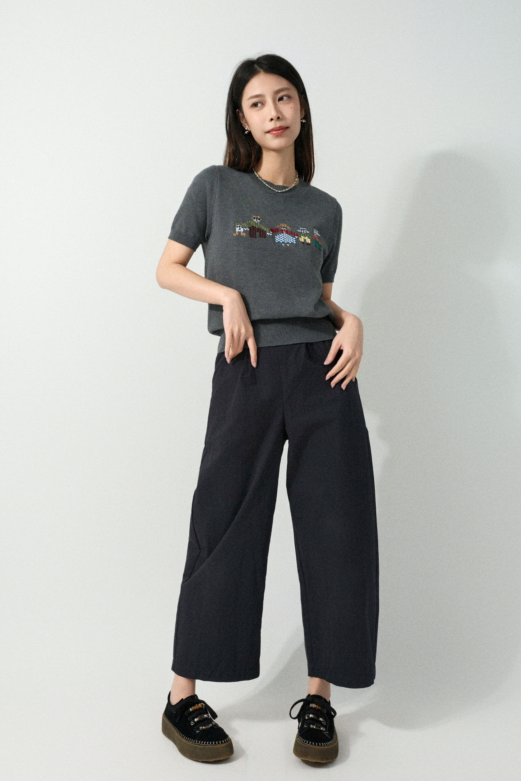 十字繡公仔針織上衣（預購產品）