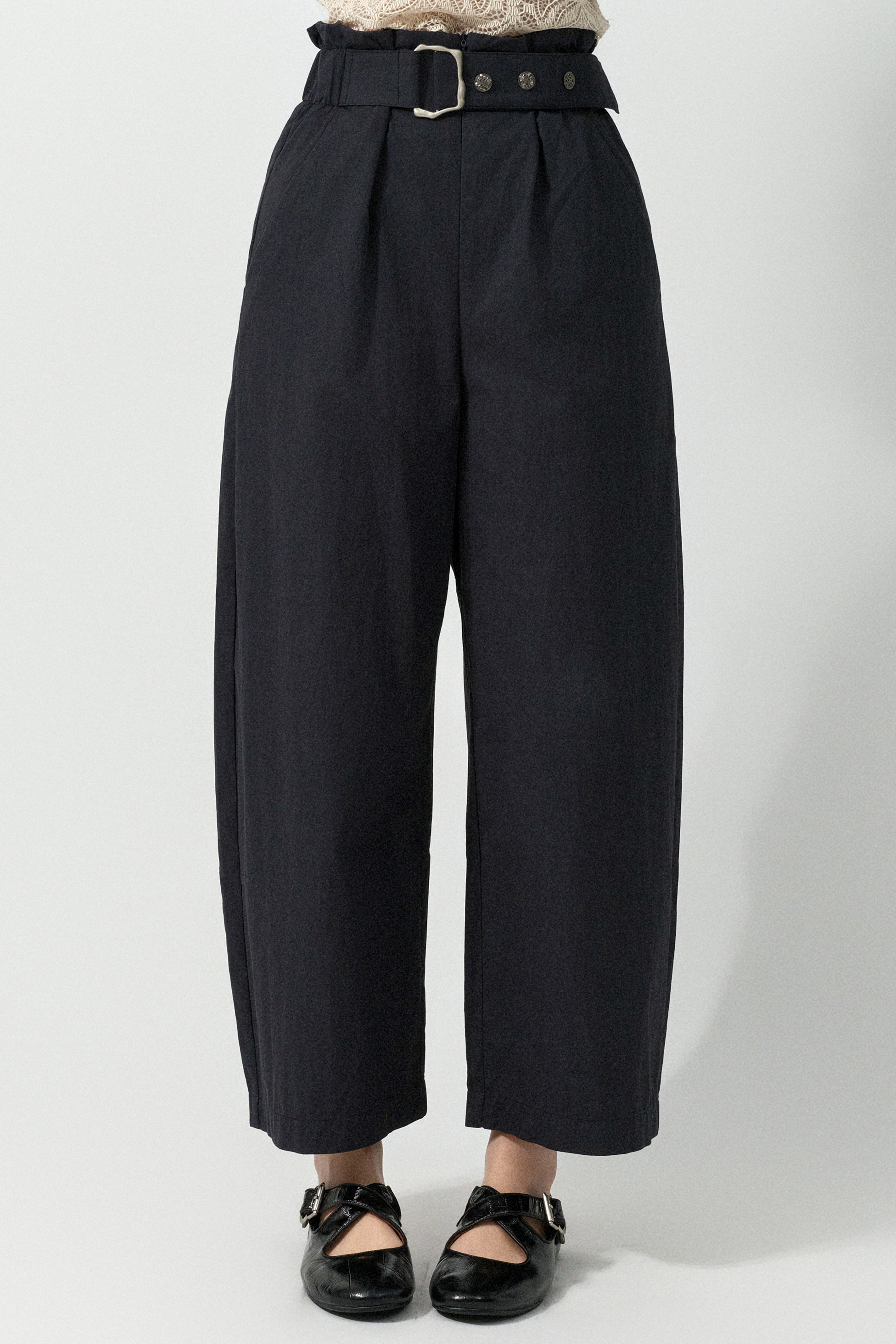 喼鈕扣腰帶闊西褲（預購產品）