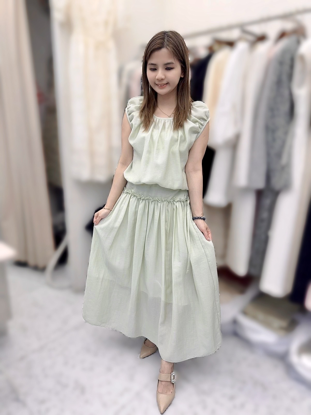 CT13  (一套 ) 胸 48 長 21 腰 24-34 hip55 長 34 / $999 (一口價)