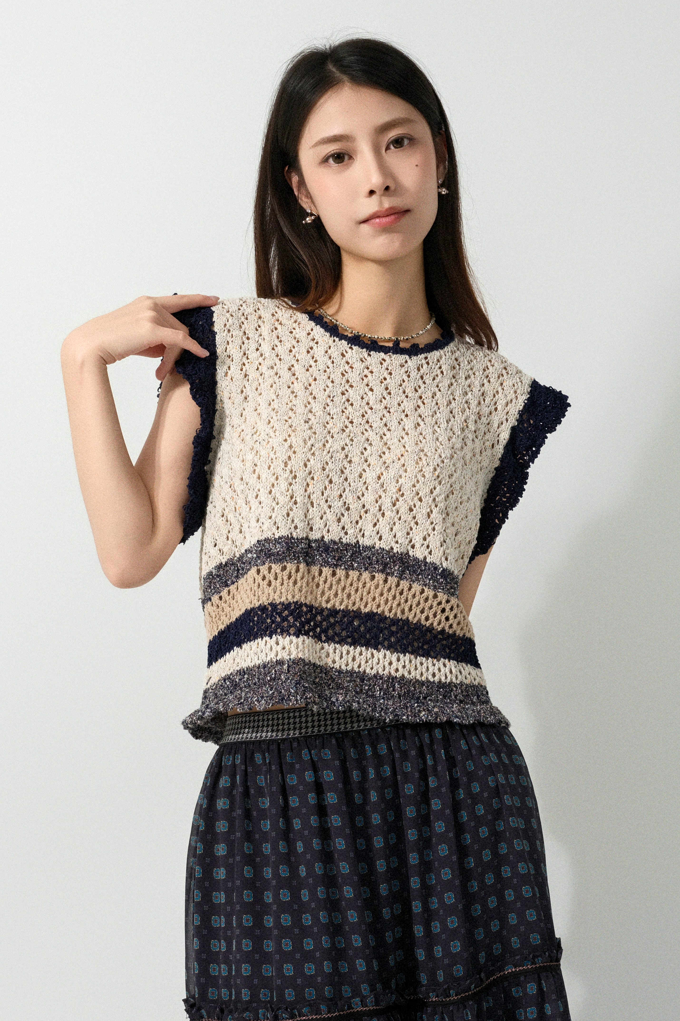 撞色間條腳通花針織背心 (預購產品）