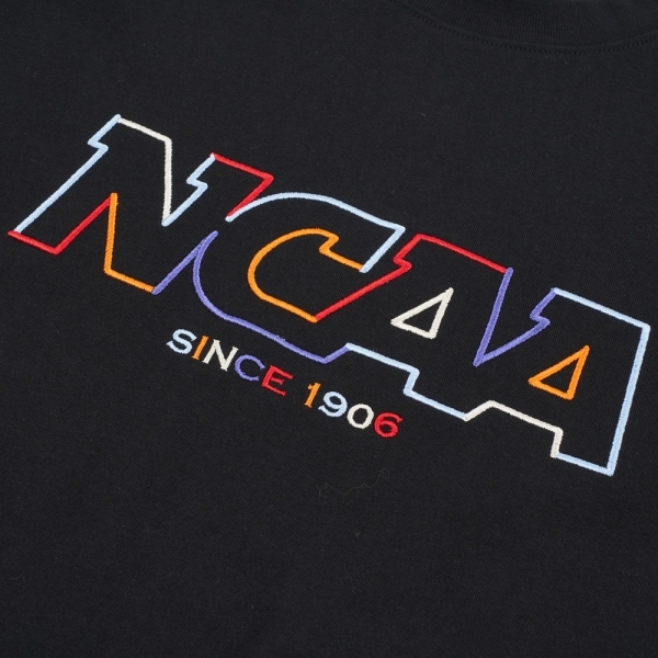 【下殺↘ $399】NCAA 短T 黑 彩色 刺繡LOGO 基本款 棉T 中性 7325103420
