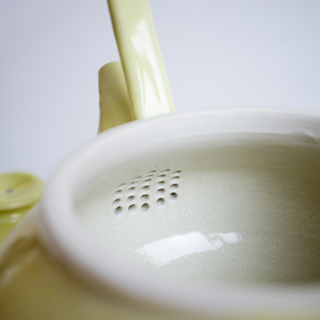 Butter Yellow Teapot with Arched-Handle