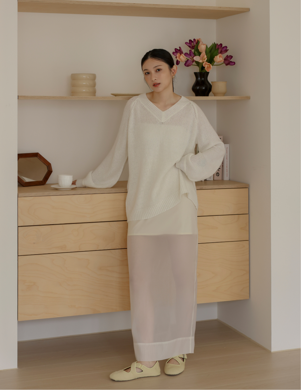 毛毛Ｖ領澎袖上衣（白色）