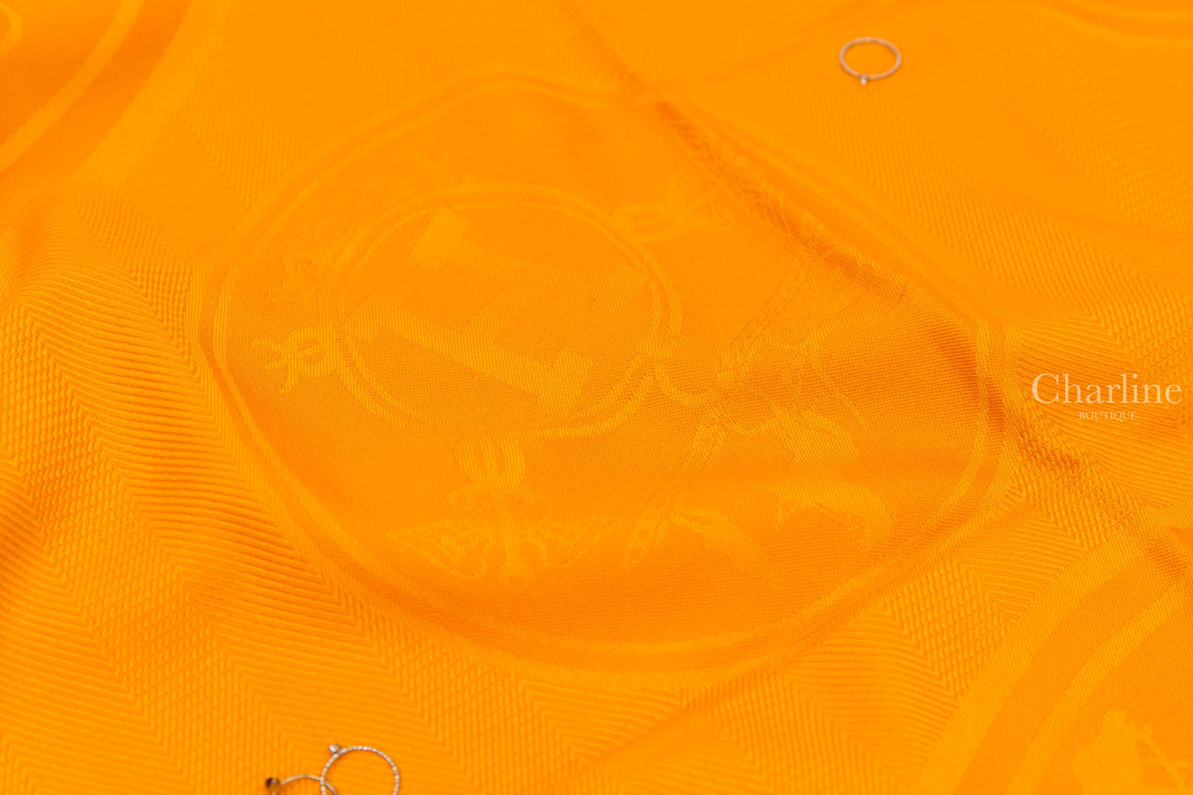 Hermès New Libris Stole 金盞花色家徽圖樣喀什米爾混真絲流蘇圍巾