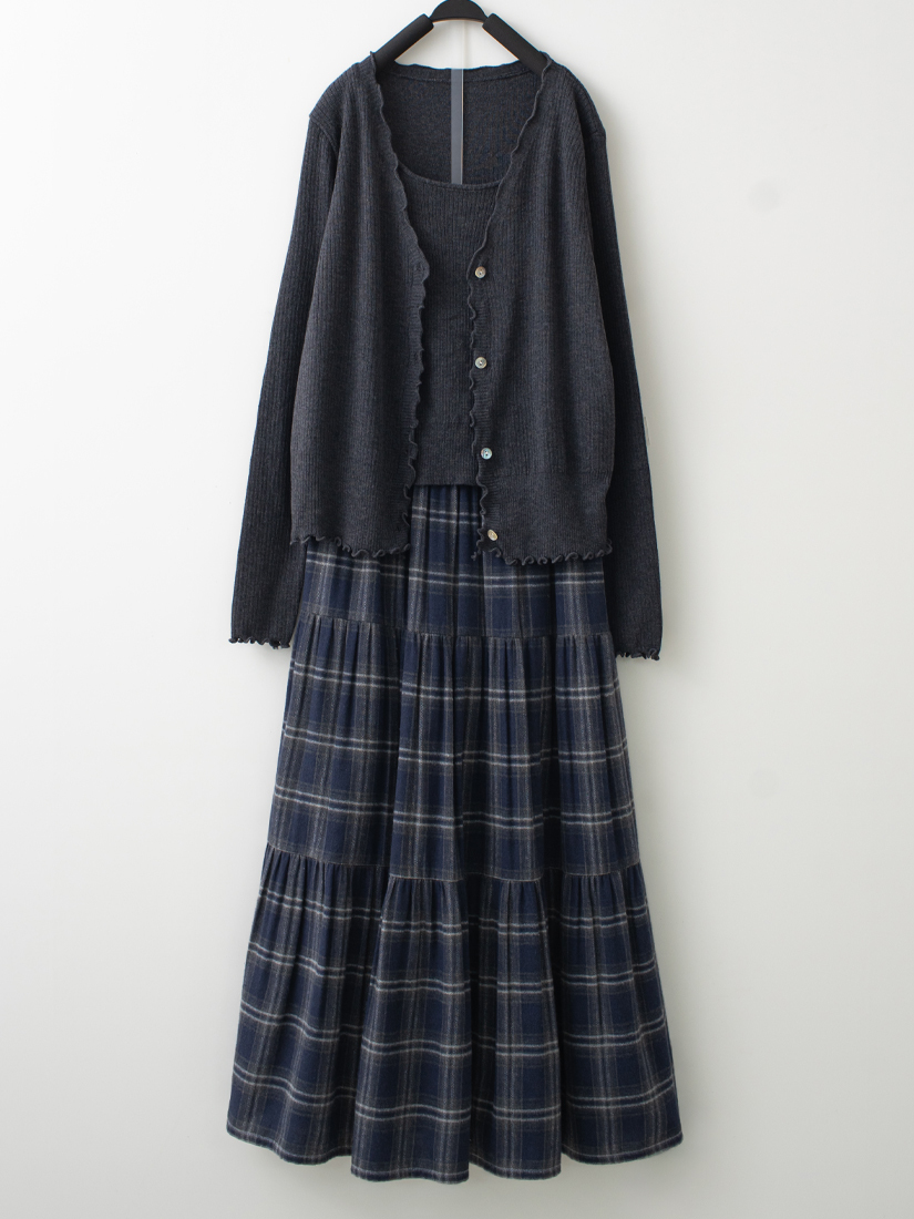 木耳邊針織上衣格紋法蘭絨蛋糕長裙組合