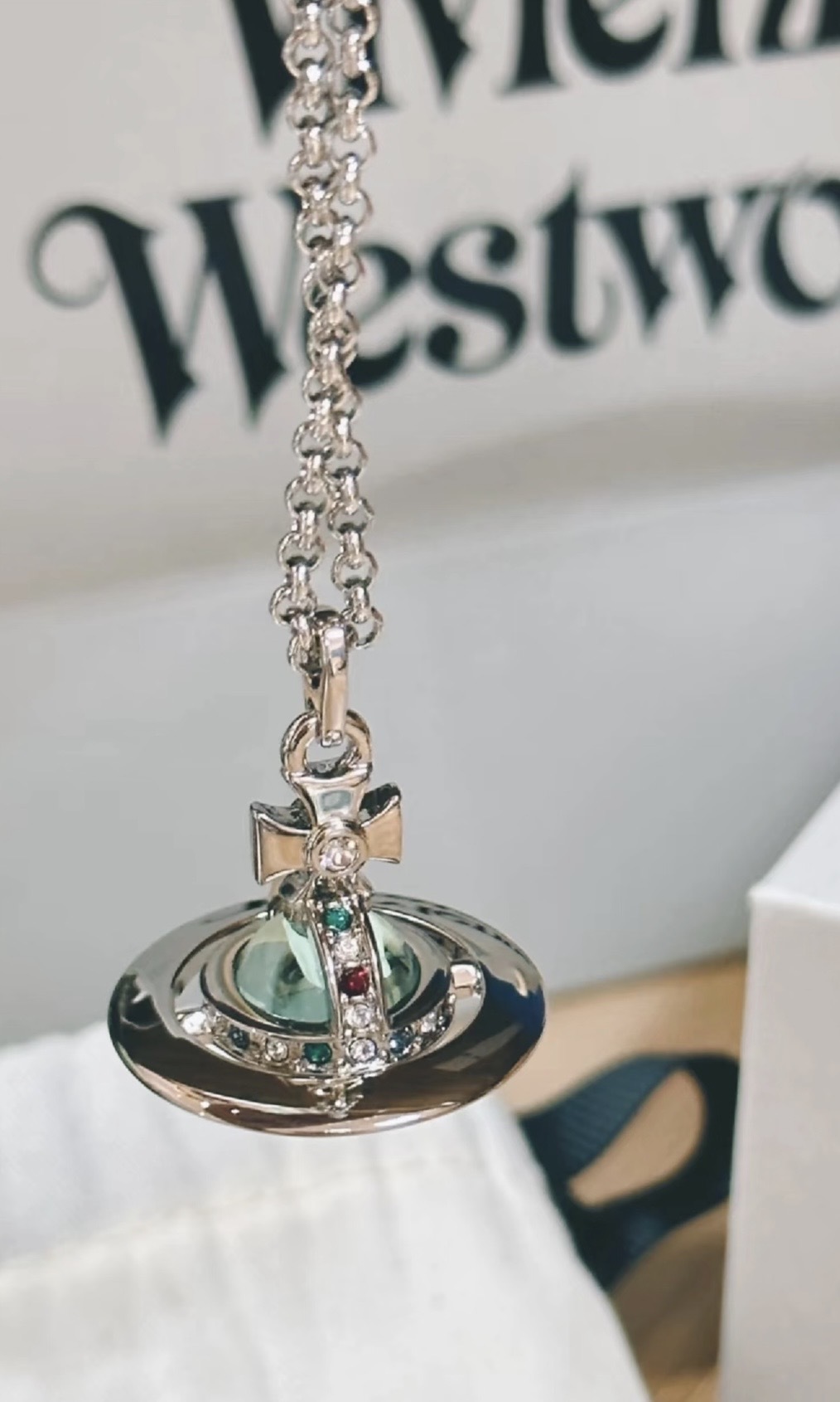 Vivienne Westwood ORB頸鍊 薄荷綠星球