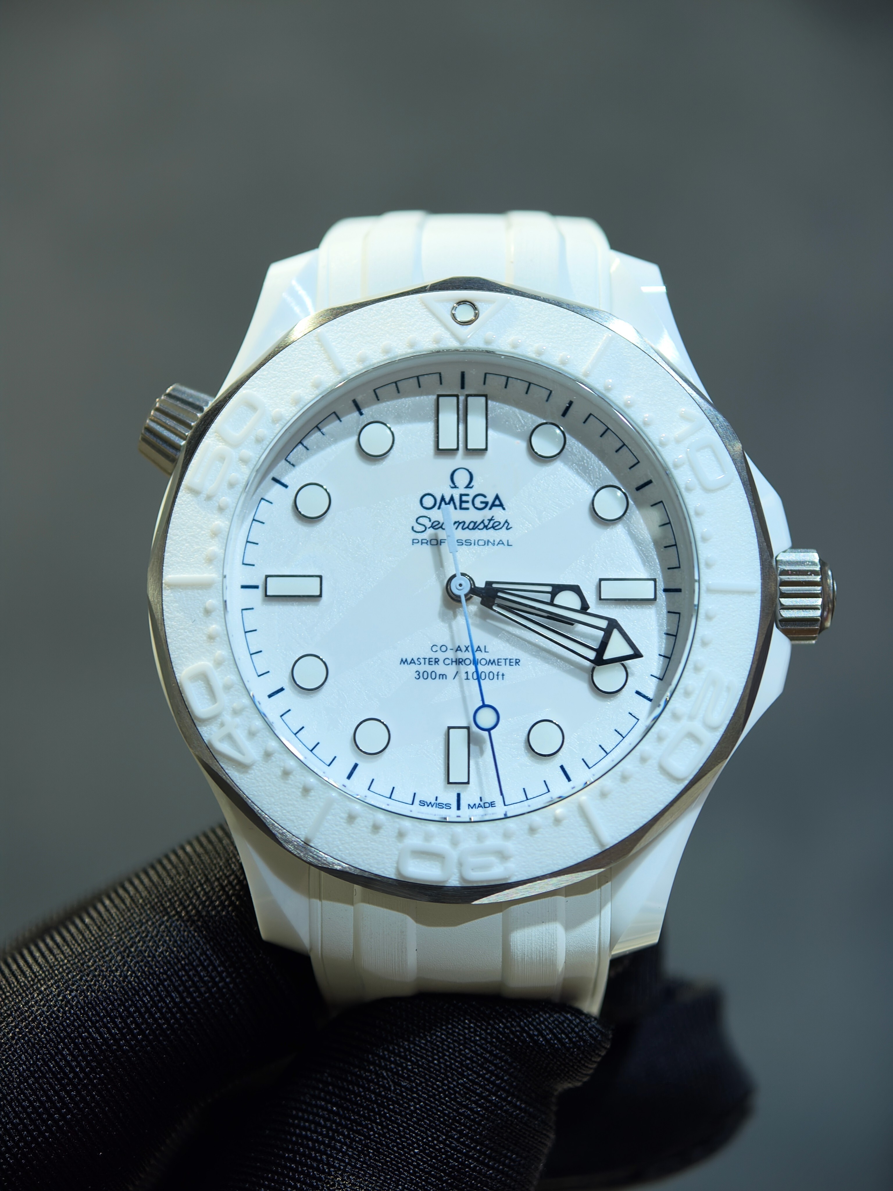 BRAND NEW OMEGA SEAMASTER DIVER 300 Milano Cortina 2026 Edition 522.92.44.20.04.001 White Ceramic Titanium  44mm Rubber Strap 52292442004001