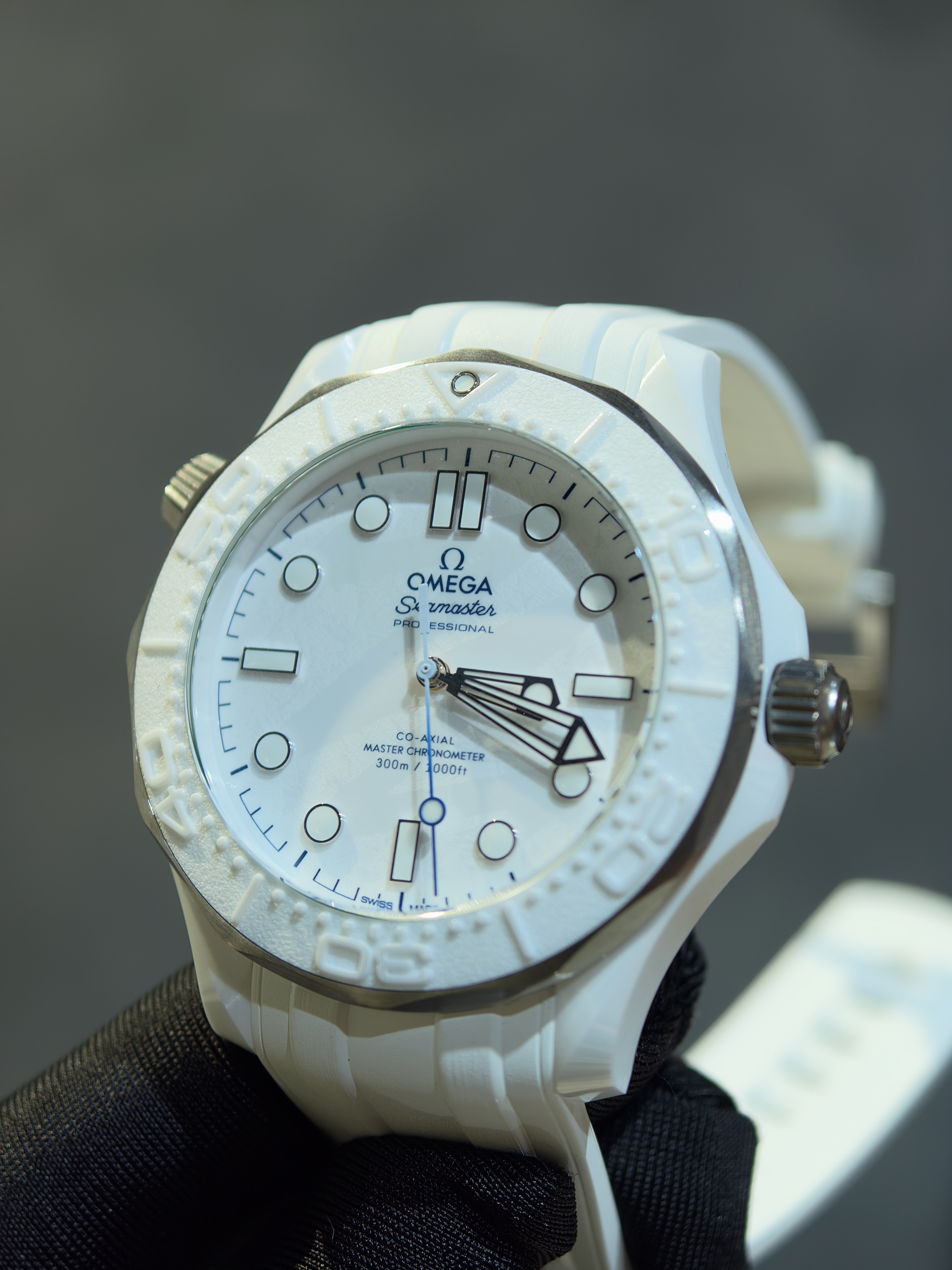 BRAND NEW OMEGA SEAMASTER DIVER 300 Milano Cortina 2026 Edition 522.92.44.20.04.001 White Ceramic Titanium  44mm Rubber Strap 52292442004001