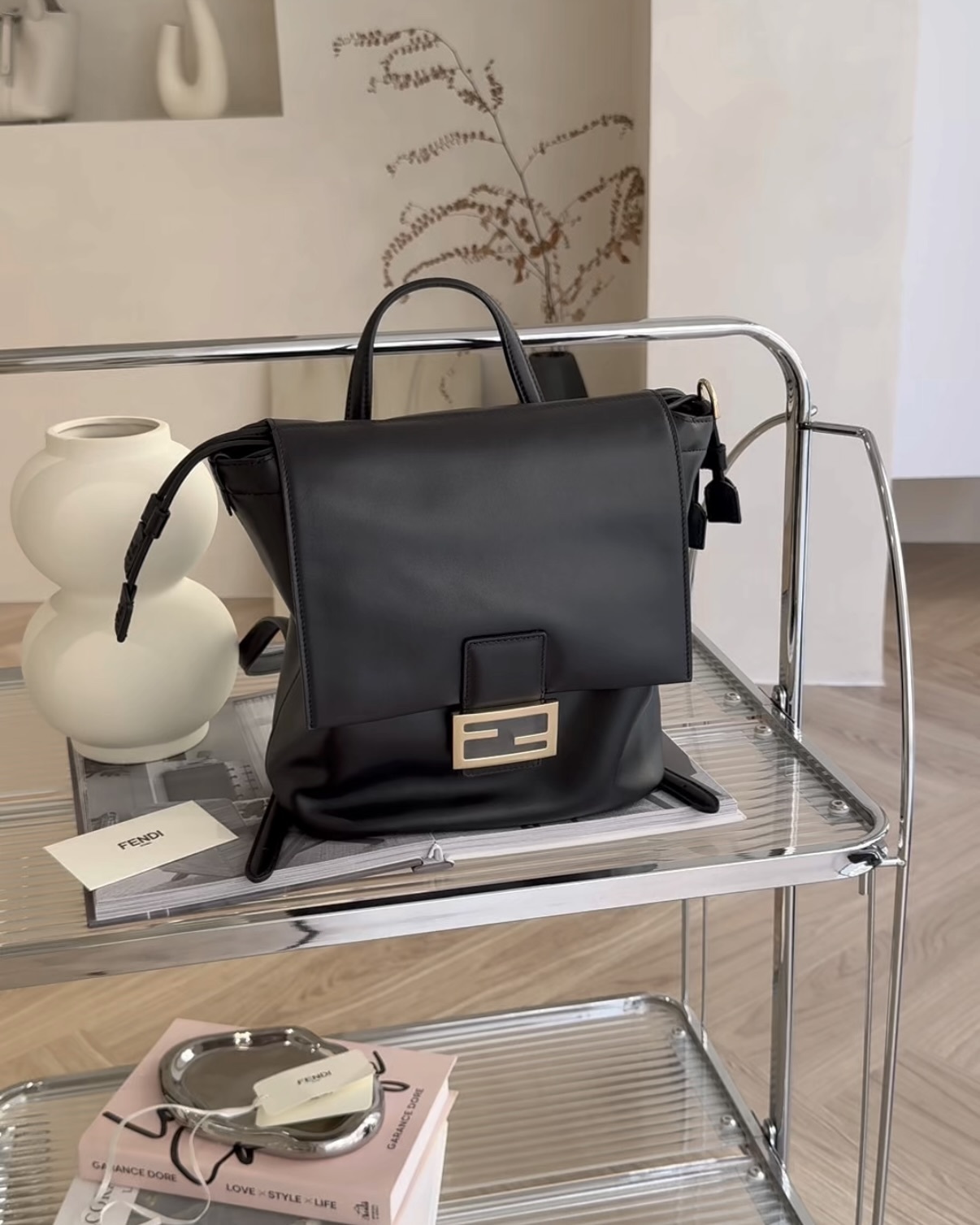 FENDI｜小牛皮書包 黑色