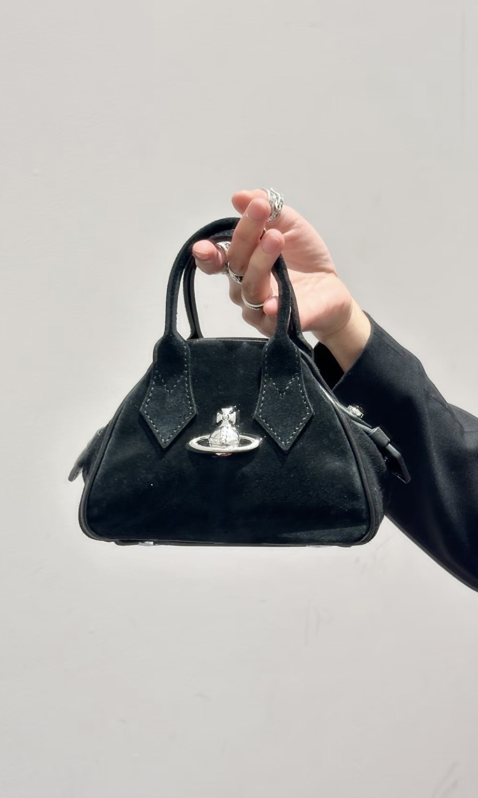 Vivienne Westwood Yasmine迷你包 黑色(麂皮)