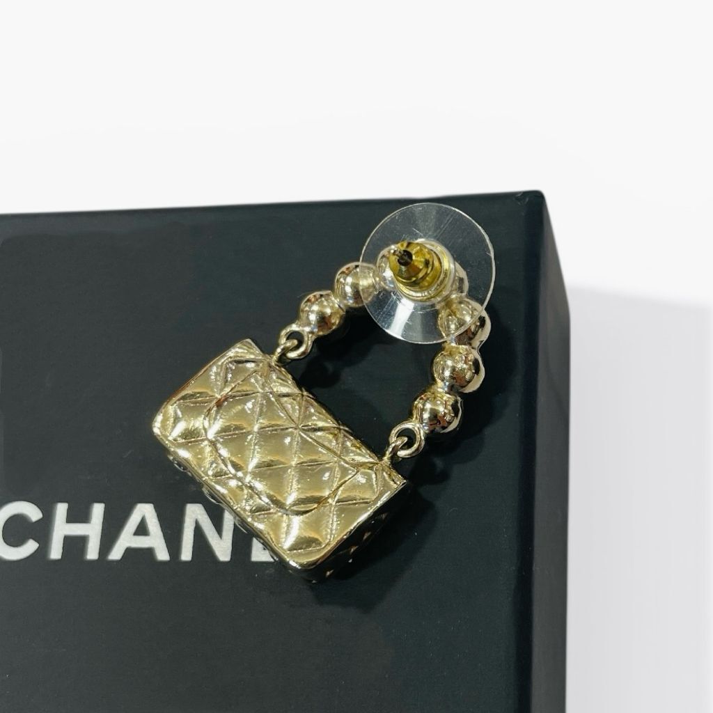全新CHANEL耳環 2x3cm 珍珠手袋造型淡金EARRINGS #BRAND NEW #香榭站正品