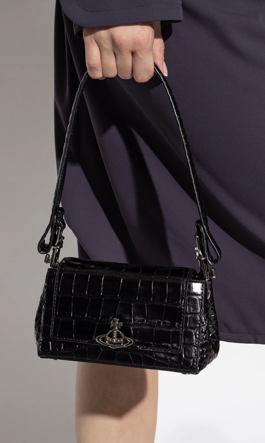 Vivienne Westwood Hazel小號手提袋 黑色 鰐魚皮