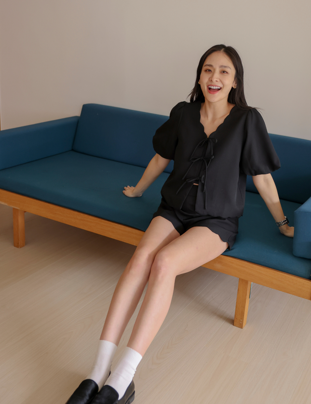 花邊造型澎袖上衣（黑色/2尺寸）