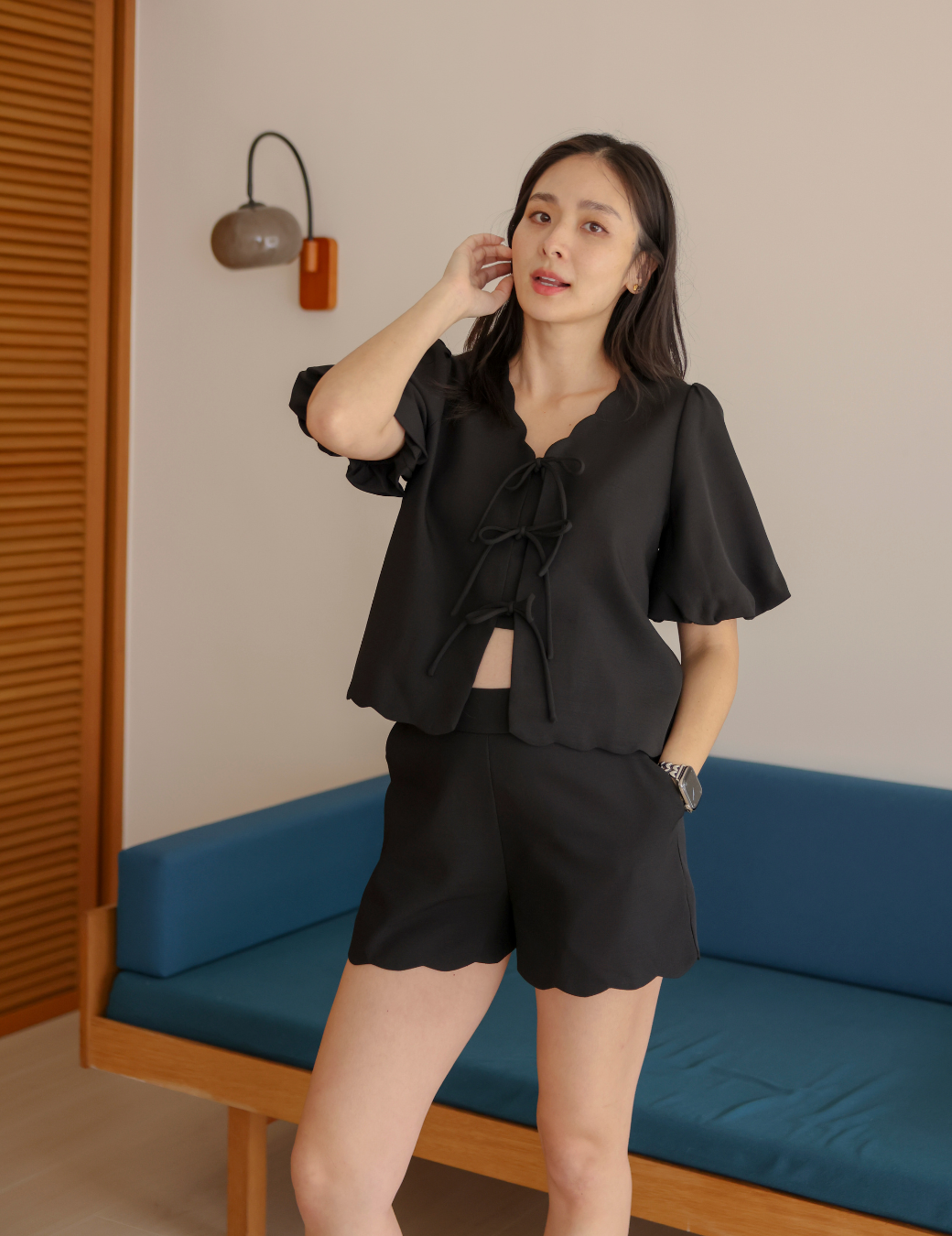 花邊造型澎袖上衣（黑色/2尺寸）