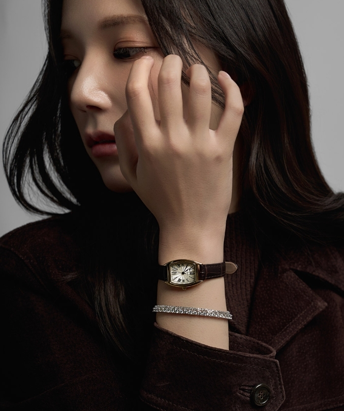 【Luxury】LLOYD 韓國品牌 誰帶誰好看~ 復古腕錶 黑 棕 兩色 百搭 手錶 網球手鍊同款