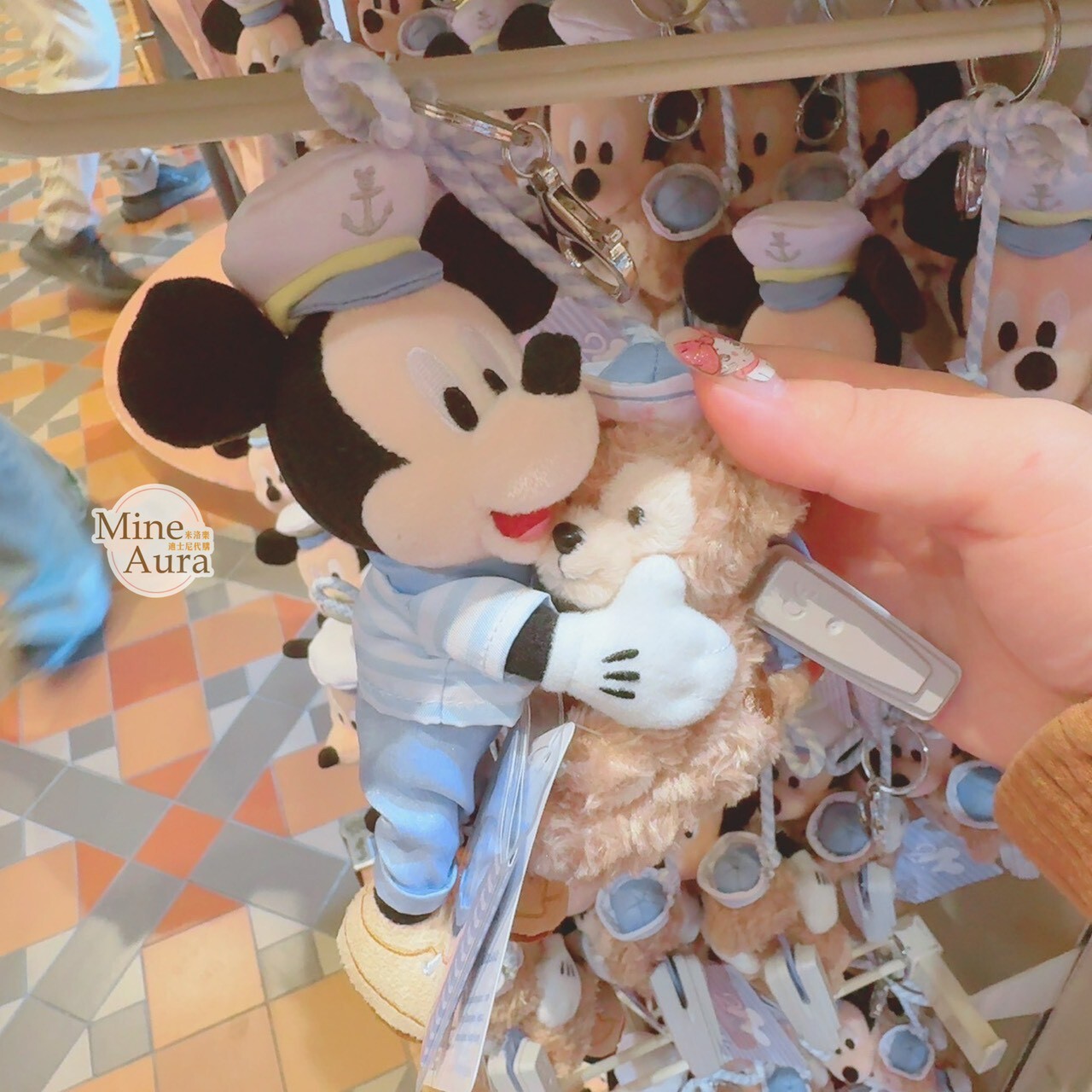 2026 春日啟航 米奇 Mickey 抱抱 達菲 Duffy 絨毛 吊飾 鑰匙圈 -香港迪士尼樂園