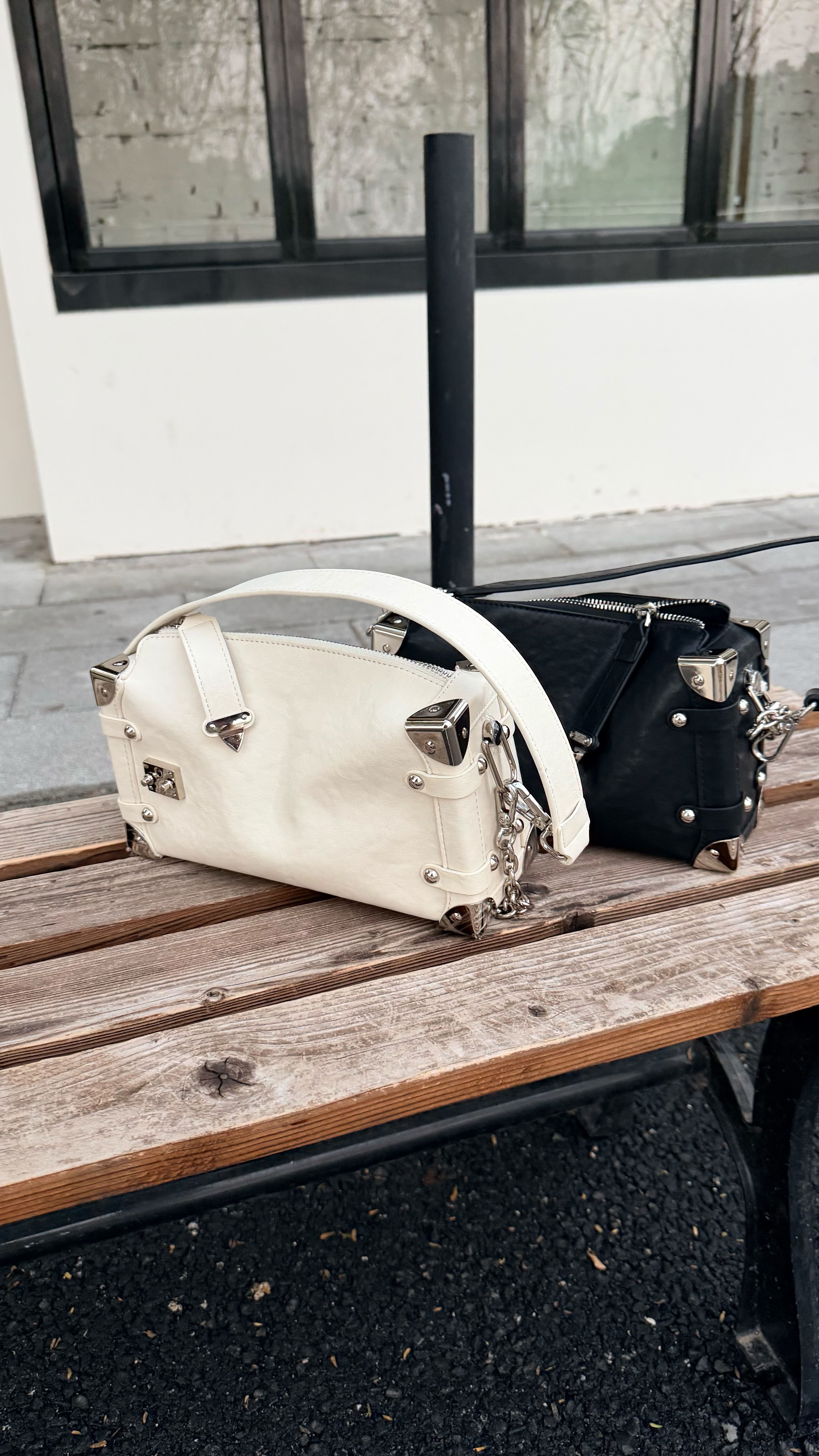 【Mar.18】T'1時髦指標鉚釘包