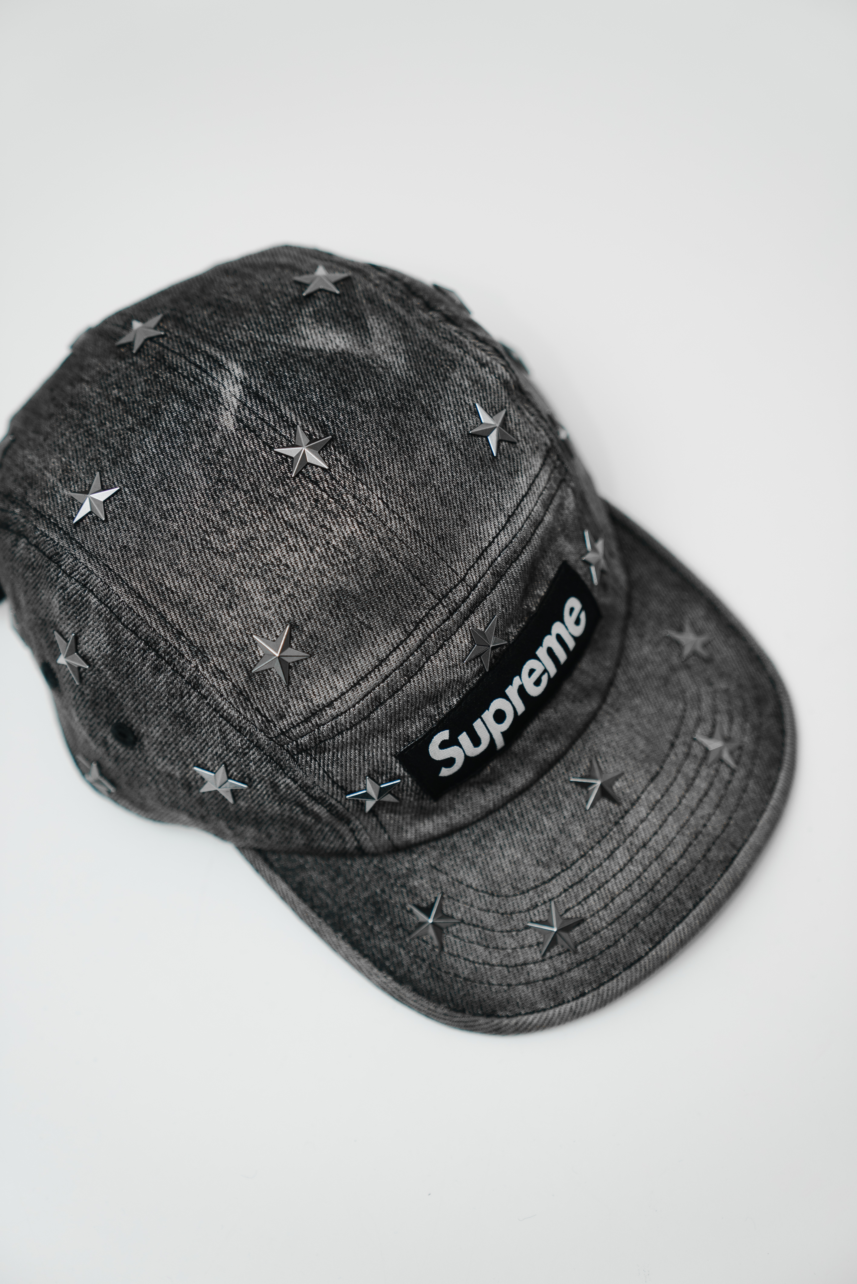 Focus Store】現貨秒發Supreme SS26 Week1 Stars Studded Deni