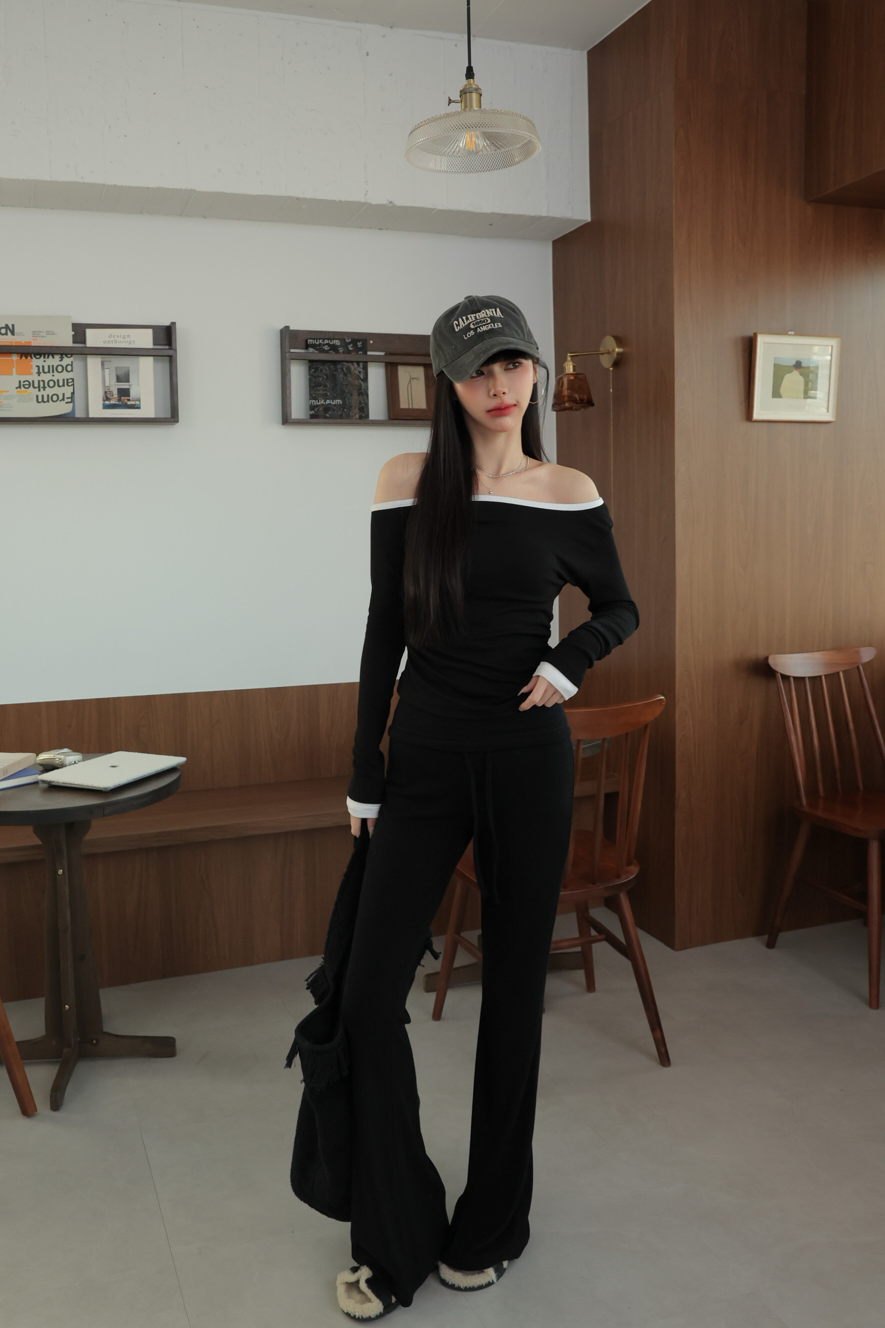 側抓皺斜肩滾邊上衣 HA09