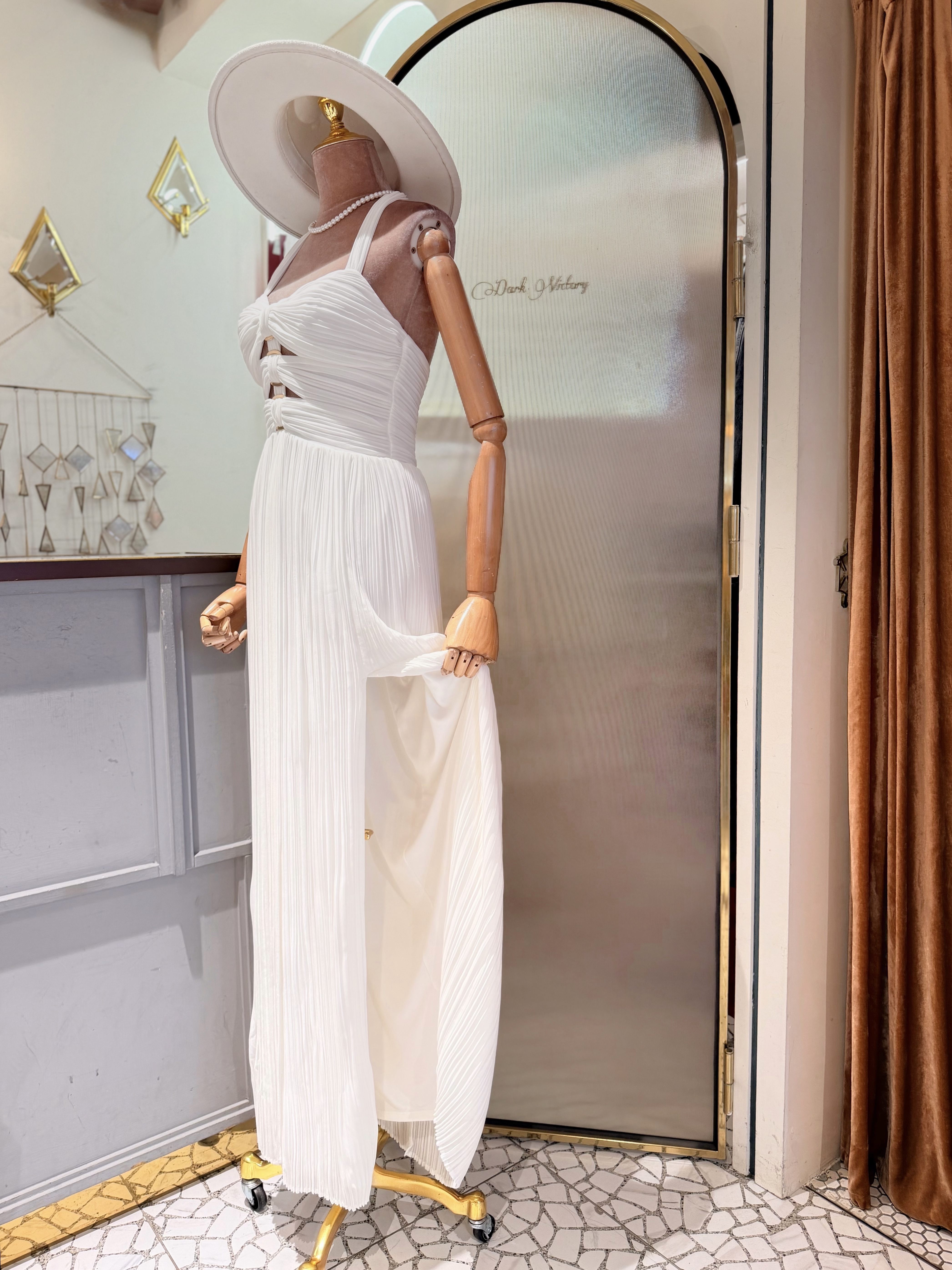 Goddess白色壓褶蝴蝶結領繞脖圈環Dress