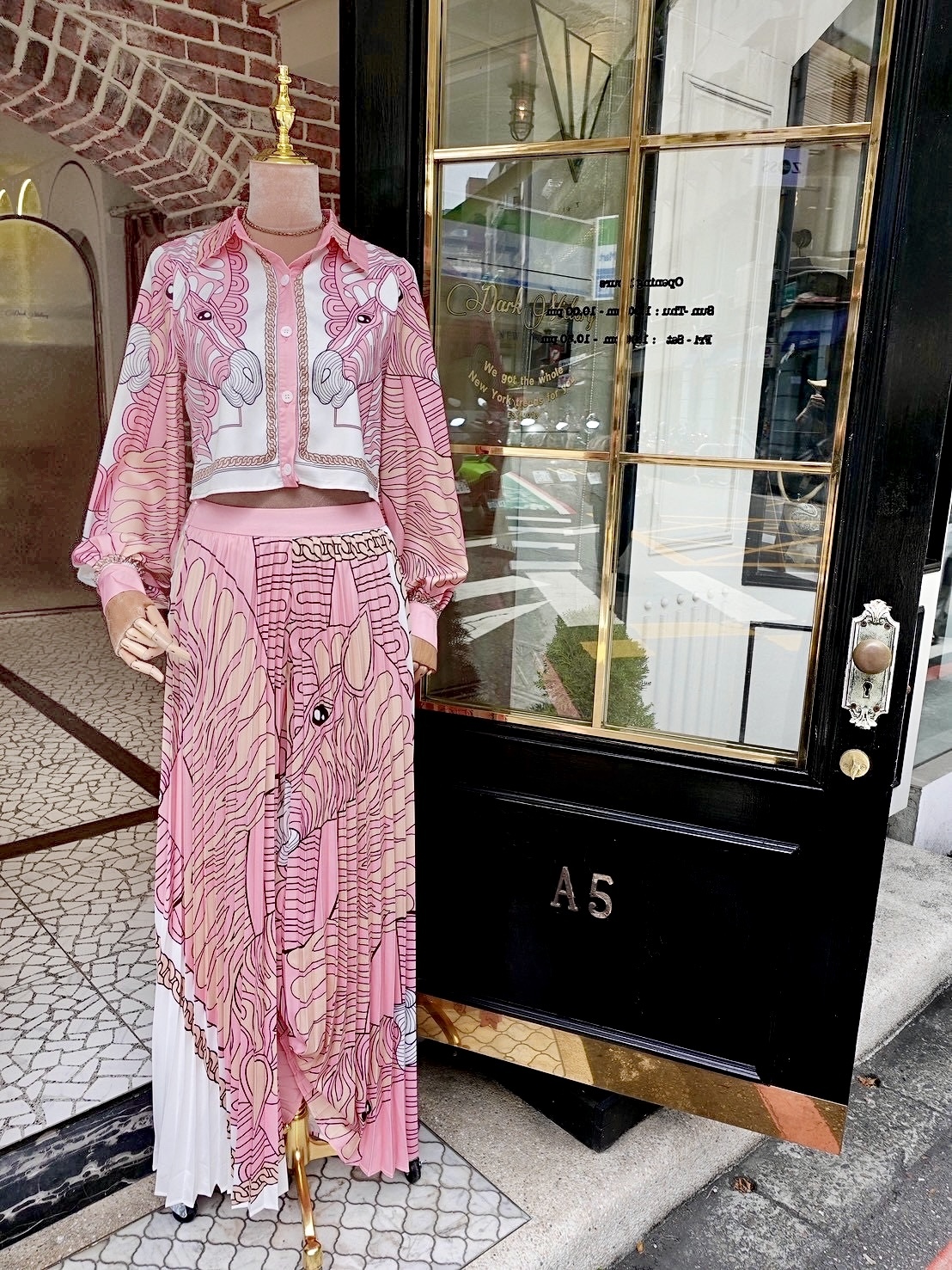 Lux Pink粉紅色緞面印花寬袖襯衫上衣 +高腰壓摺長寬褲套裝