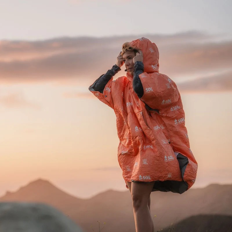 Escape Insulated Poncho  Escape 保暖雨披