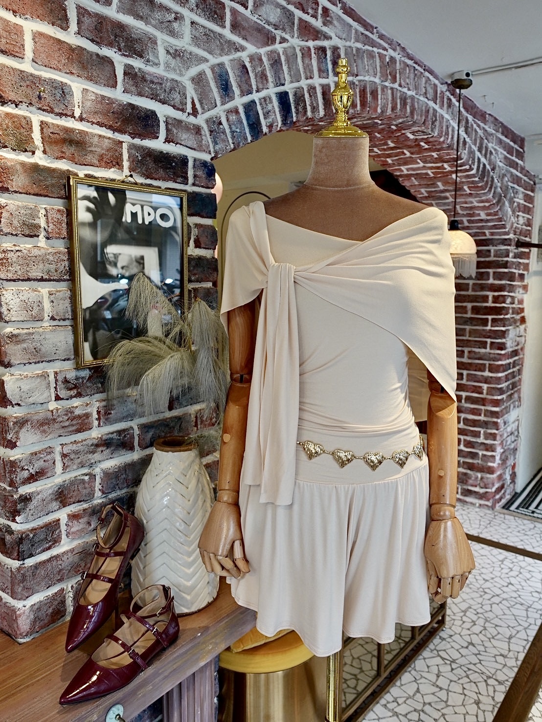 Cream奶油白色露肩連身短褲裙+頭巾