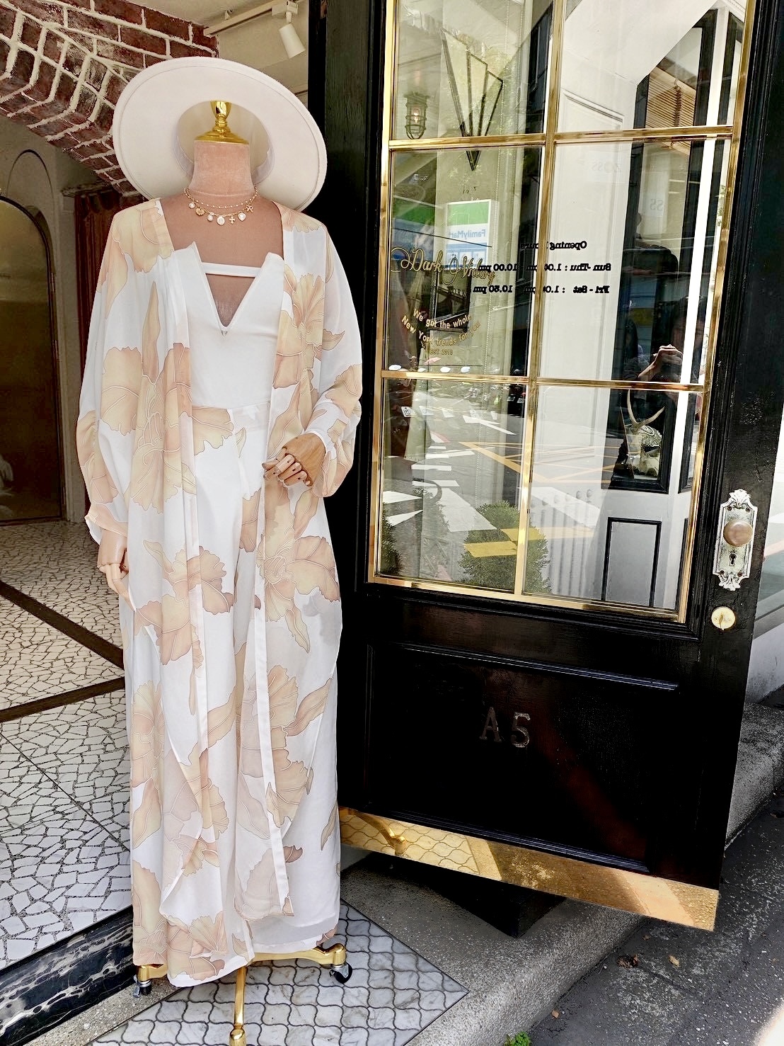 White Cream奶油白色印花綁結上衣+長寬褲套裝