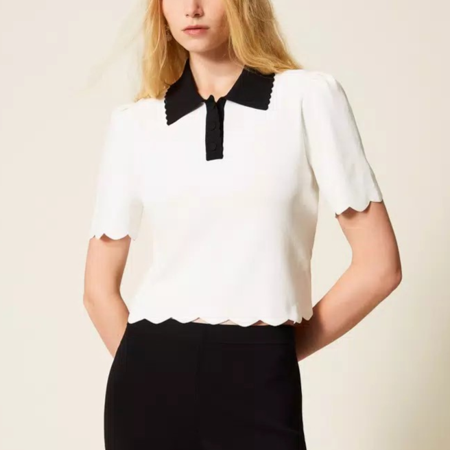 1TS0319-067 [TWINSET] Two-Tone Knit Polo Shirt with Scalloped Trims Two-Tone Black/Snow White #261TP3371 (C-EU-E)