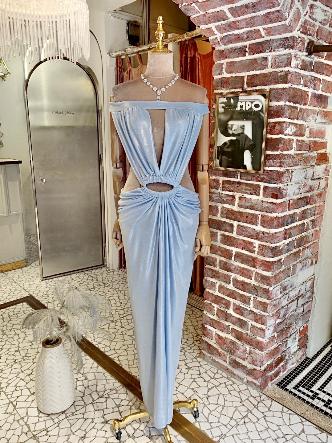 金屬絲Cutout開叉露背Dress