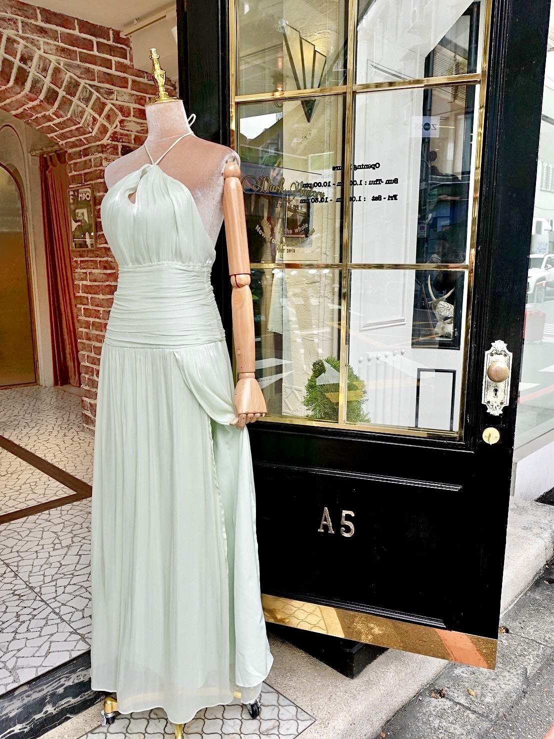 削肩繞脖開叉Dress