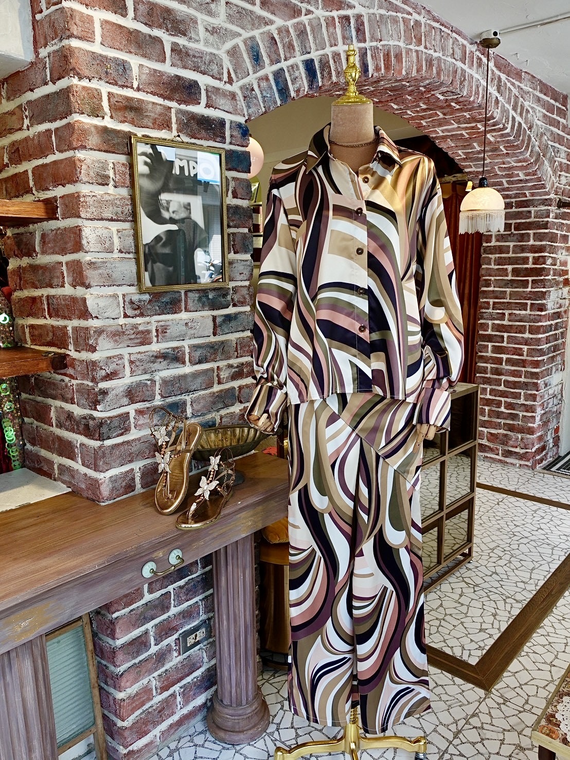 Marbella粉咖色幾何印花襯衫+頭巾+長褲套裝