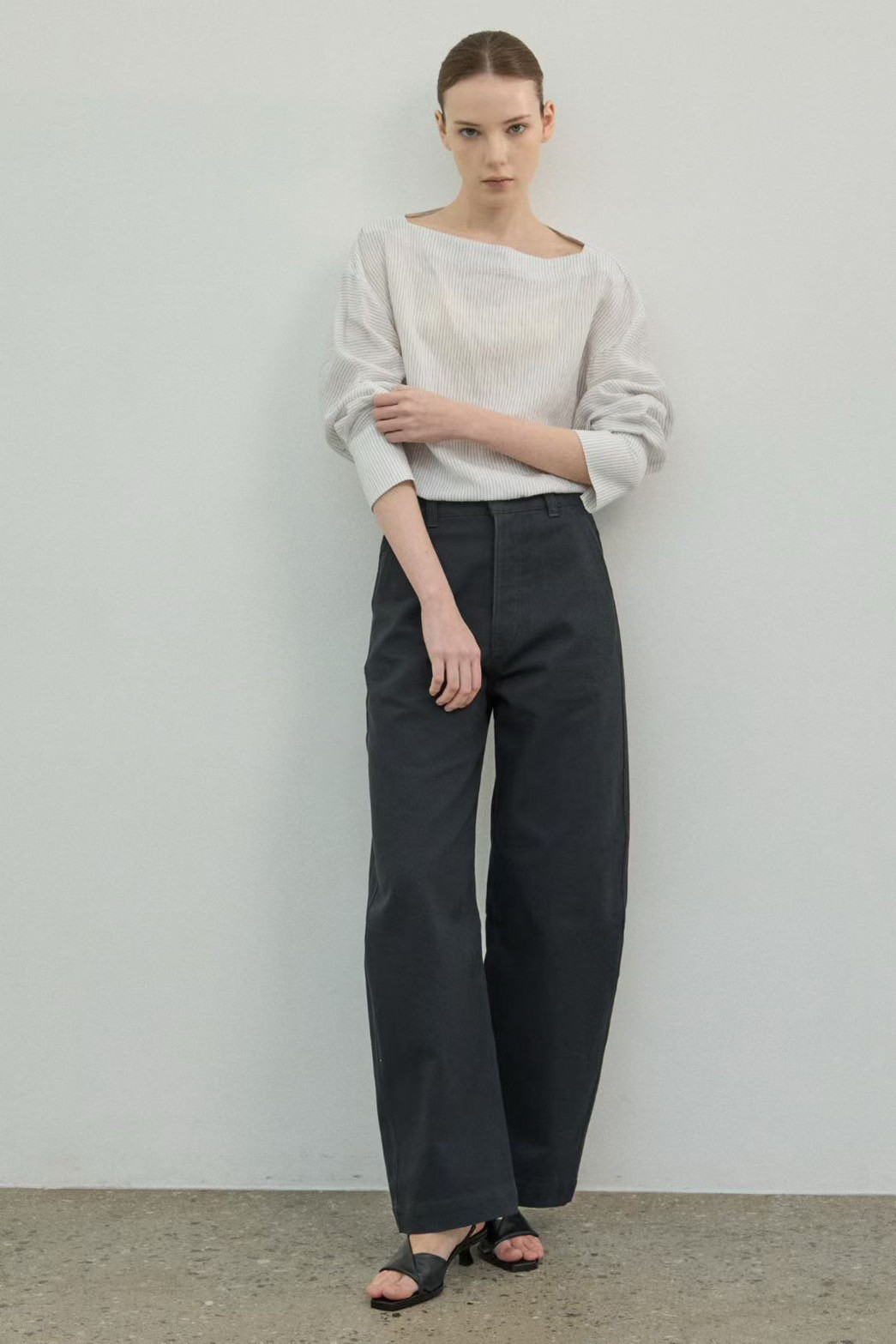 氣質女子方領落肩長袖上衣 / 2色