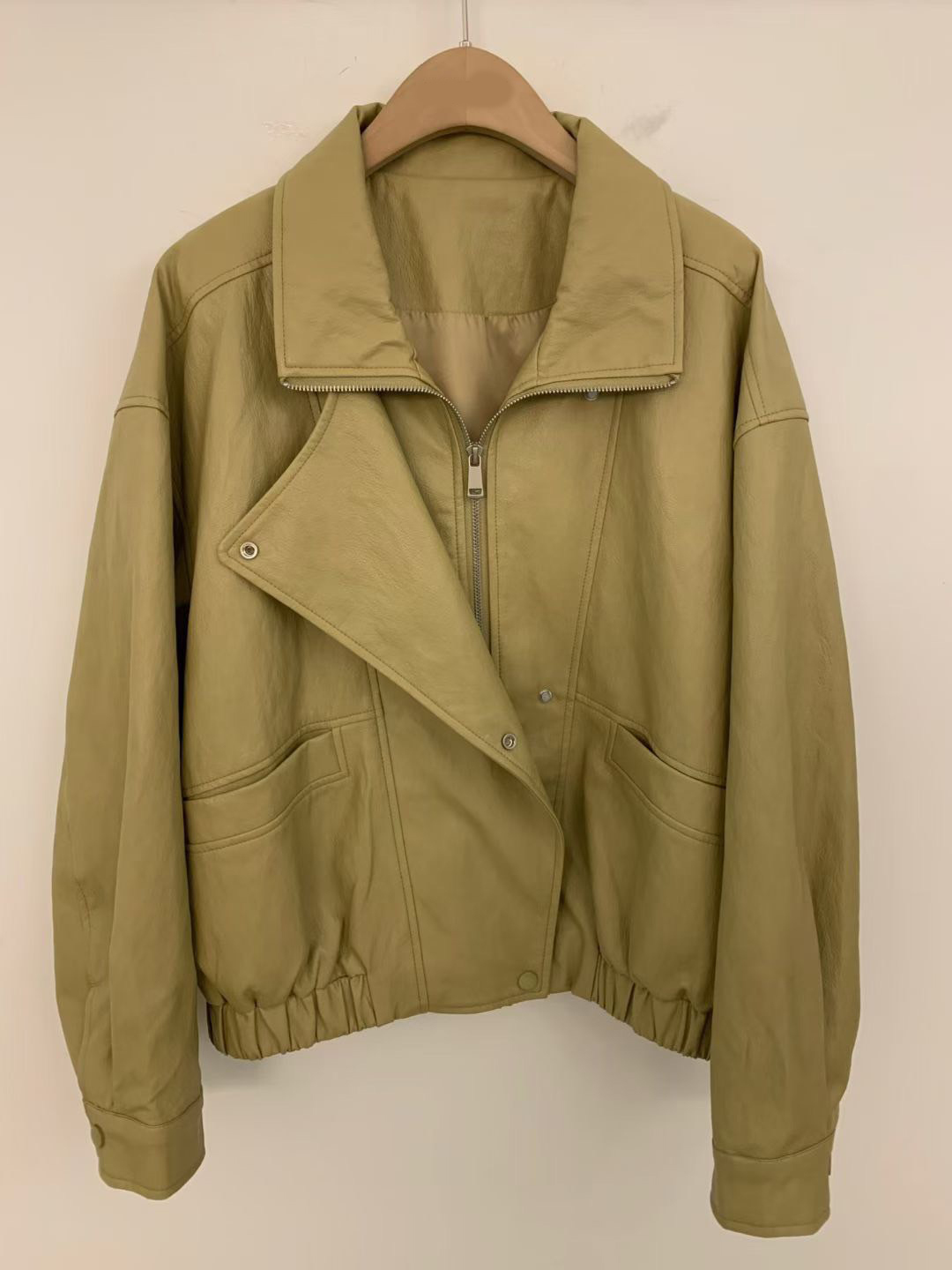 不對稱領片造型拉鍊PU皮革外套皮衣 / 2色