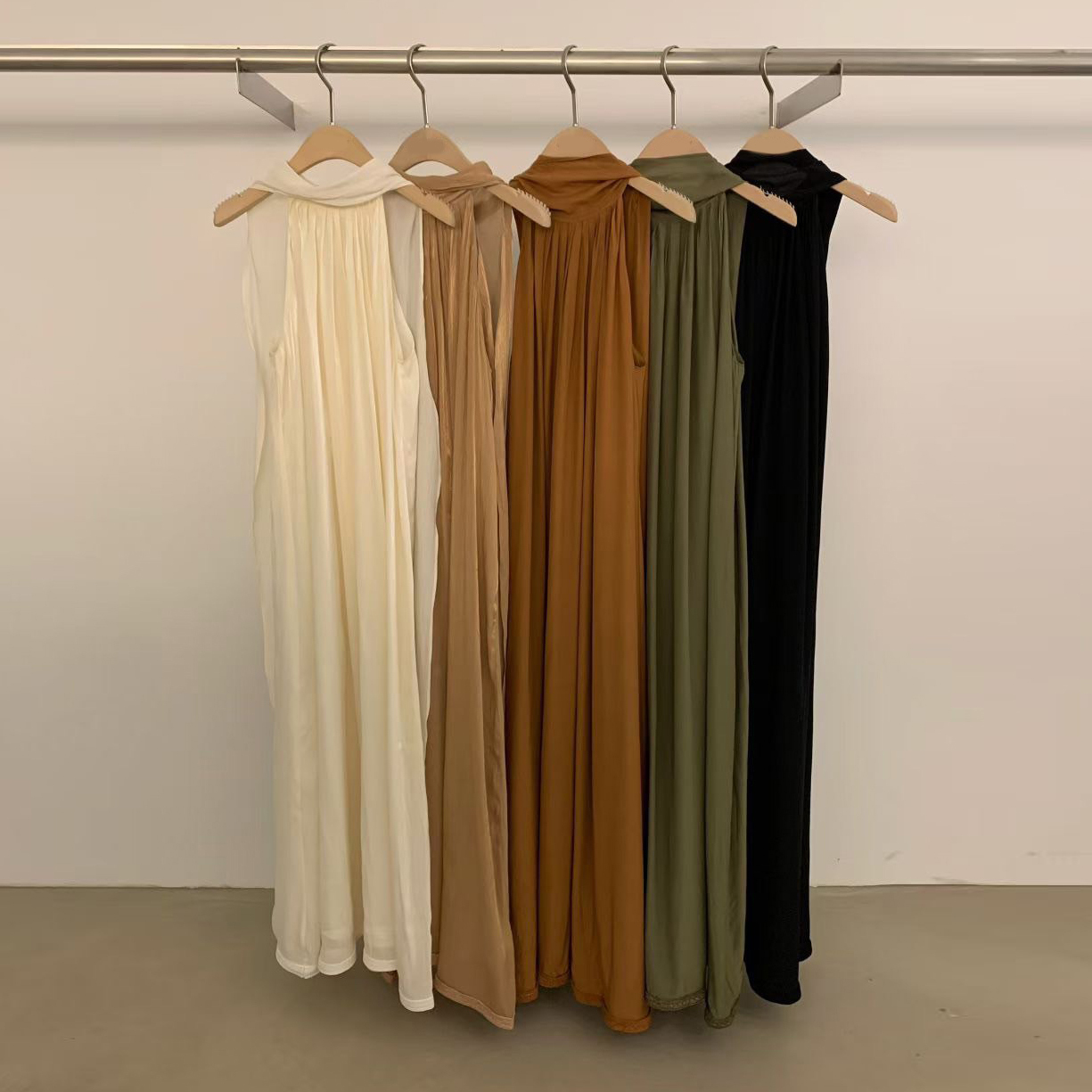 大地色系削肩無袖傘擺渡假長洋裝 / 5色