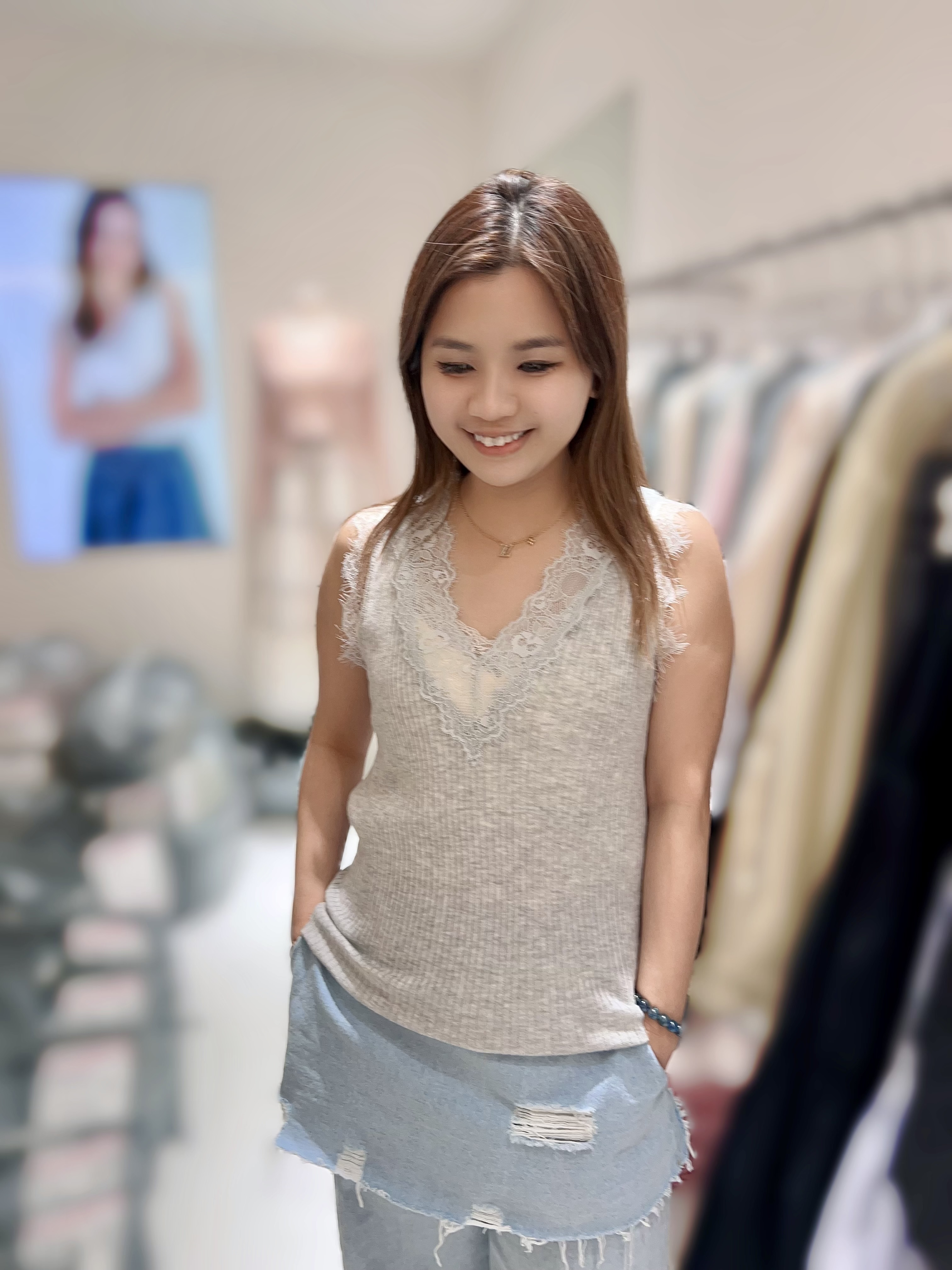 FC12   背心  胸32-48     長22 $429 (一口價)