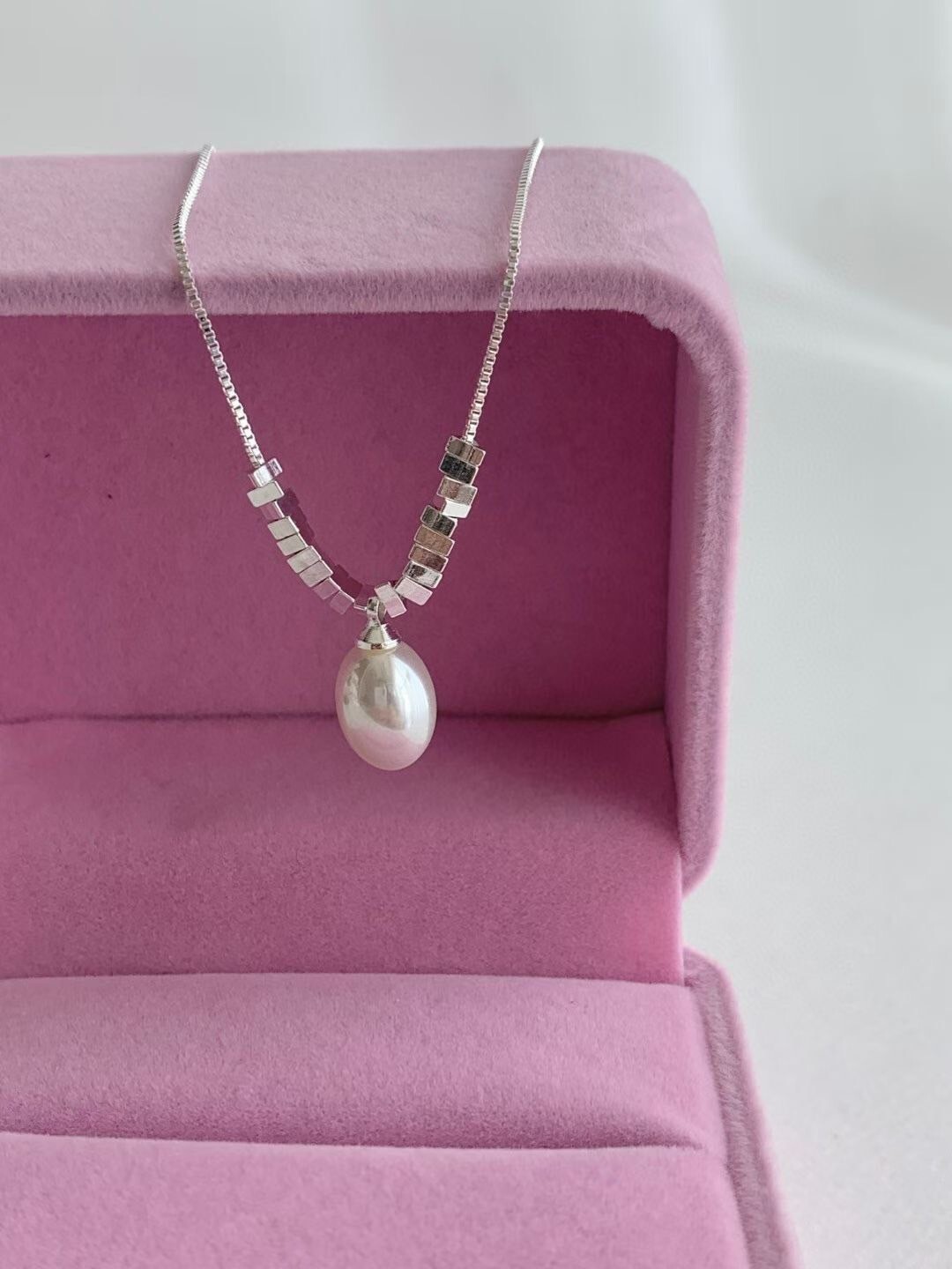 優雅女子銀色方塊感水滴珍珠項鍊