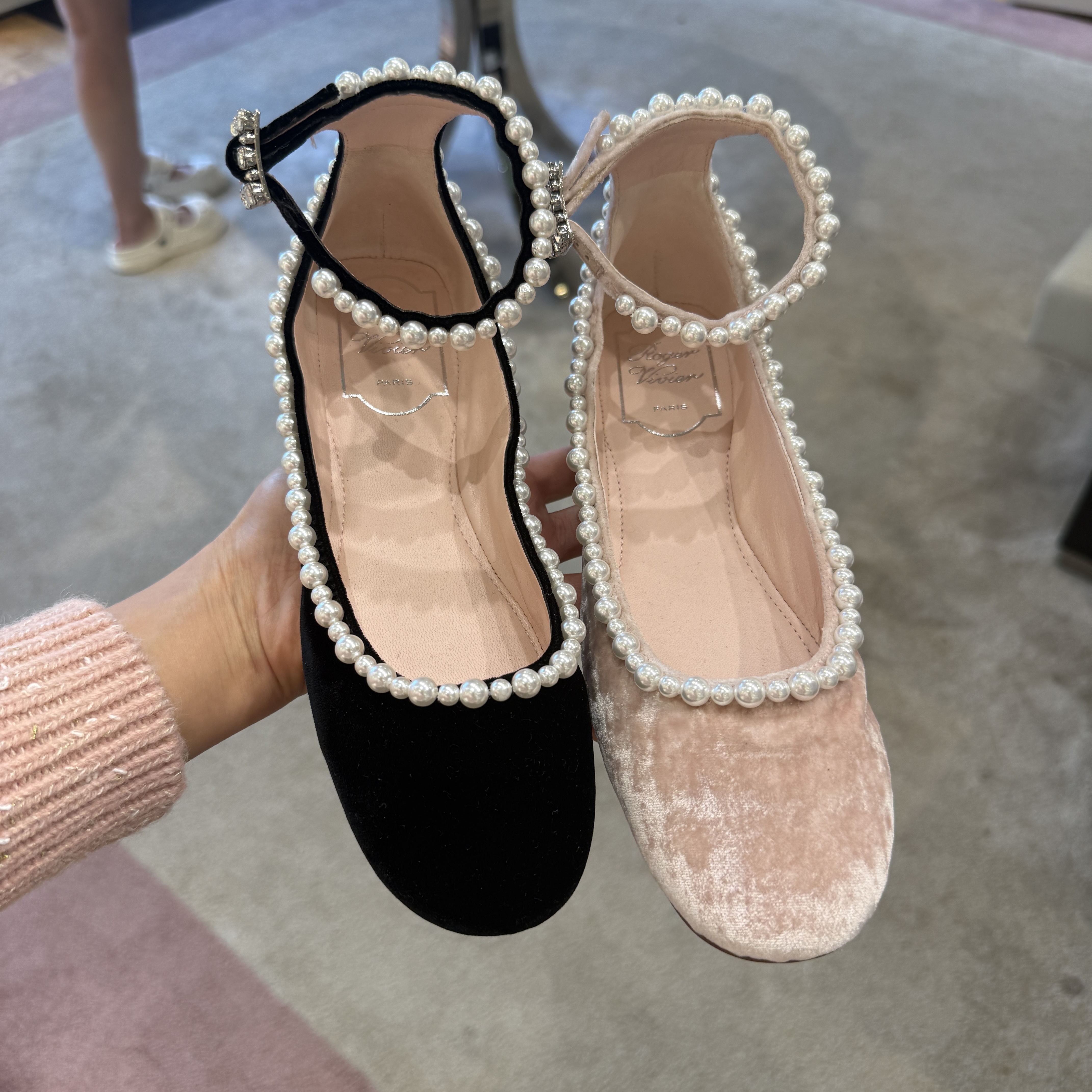 Roger Vivier RV pearl ballerinas flats velvet pink black